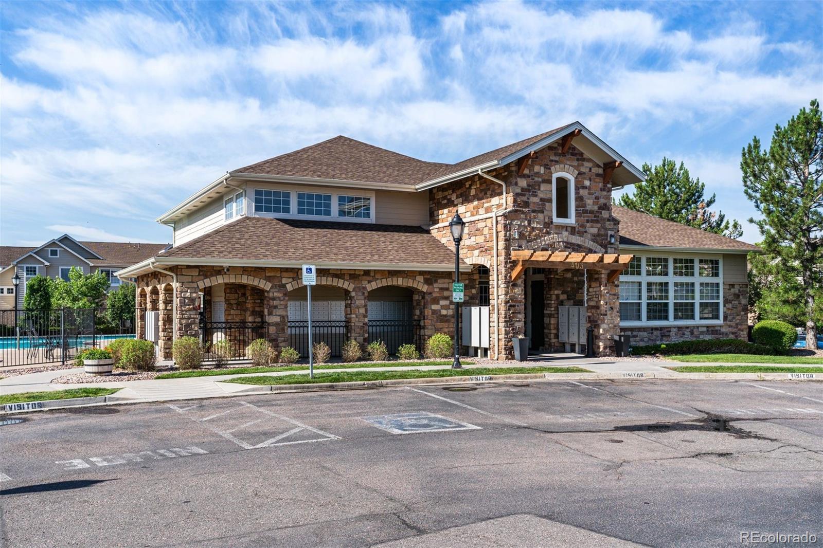 431 Black Feather Loop Unit: 813