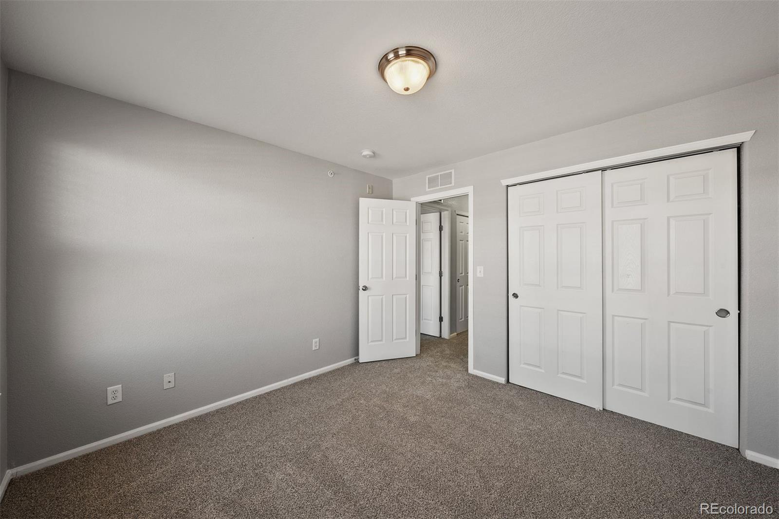 431 Black Feather Loop Unit: 813