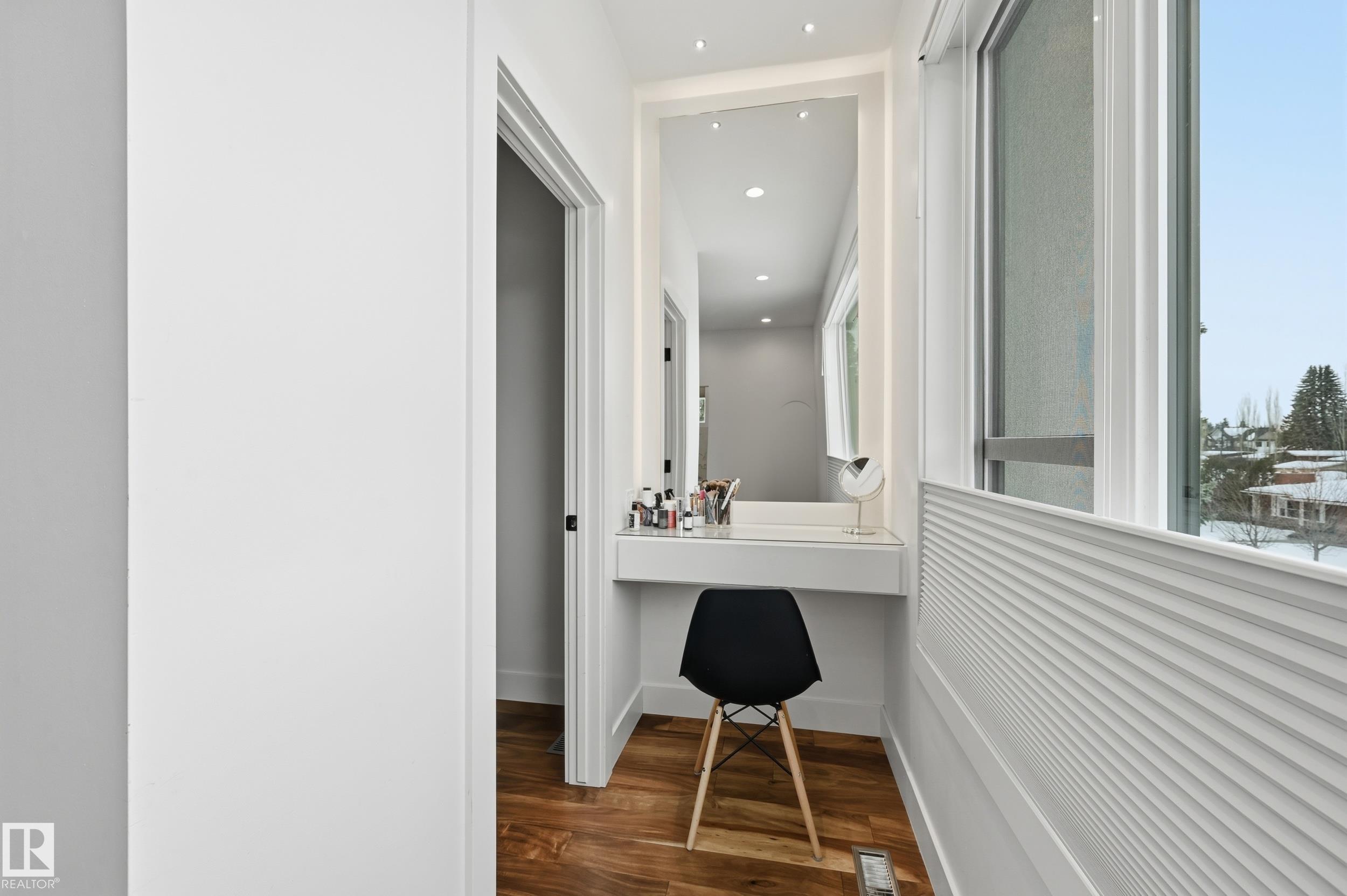 44B VALLEYVIEW CR NW