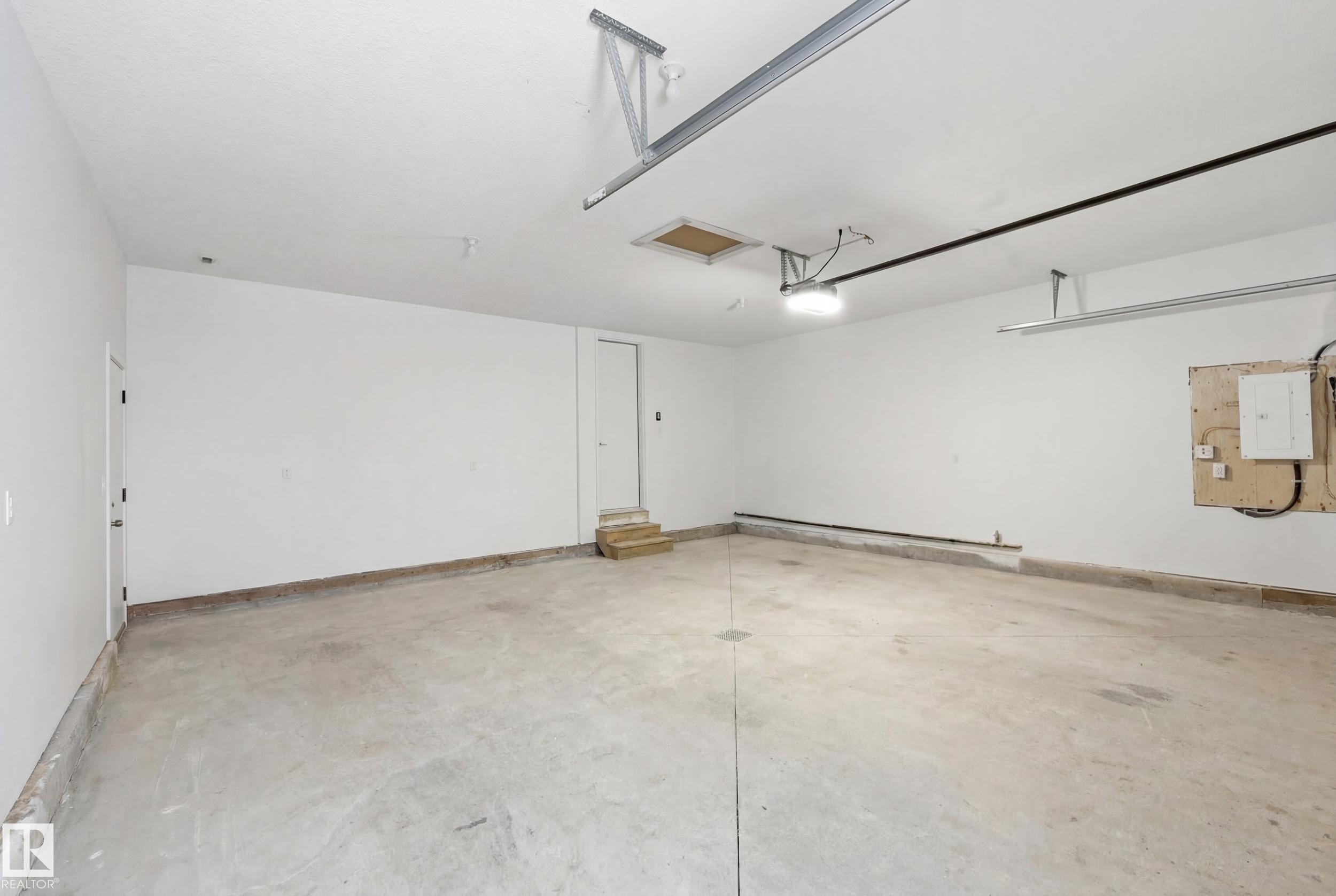 11121 51 ST NW