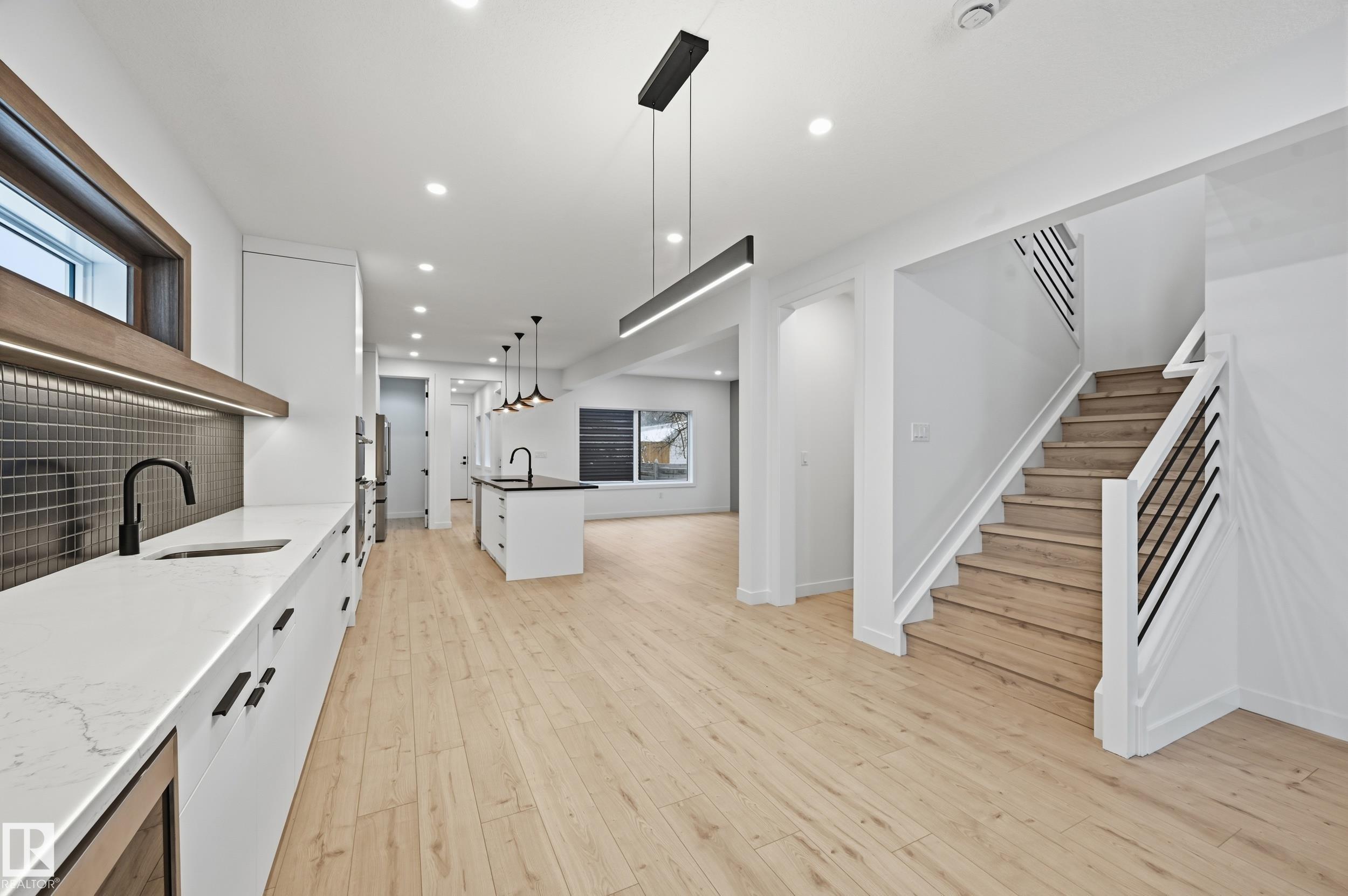 11121 51 ST NW