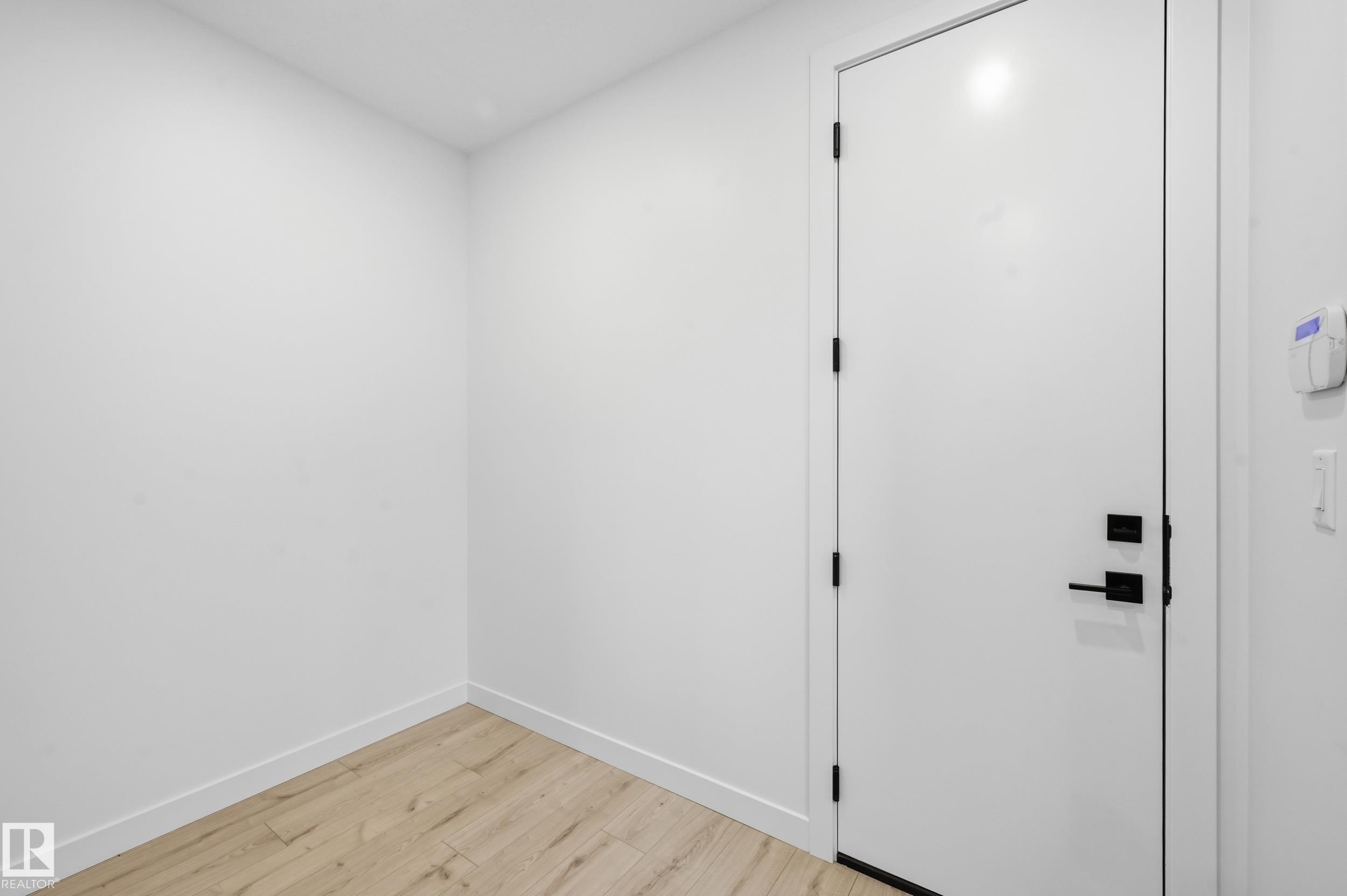 11121 51 ST NW
