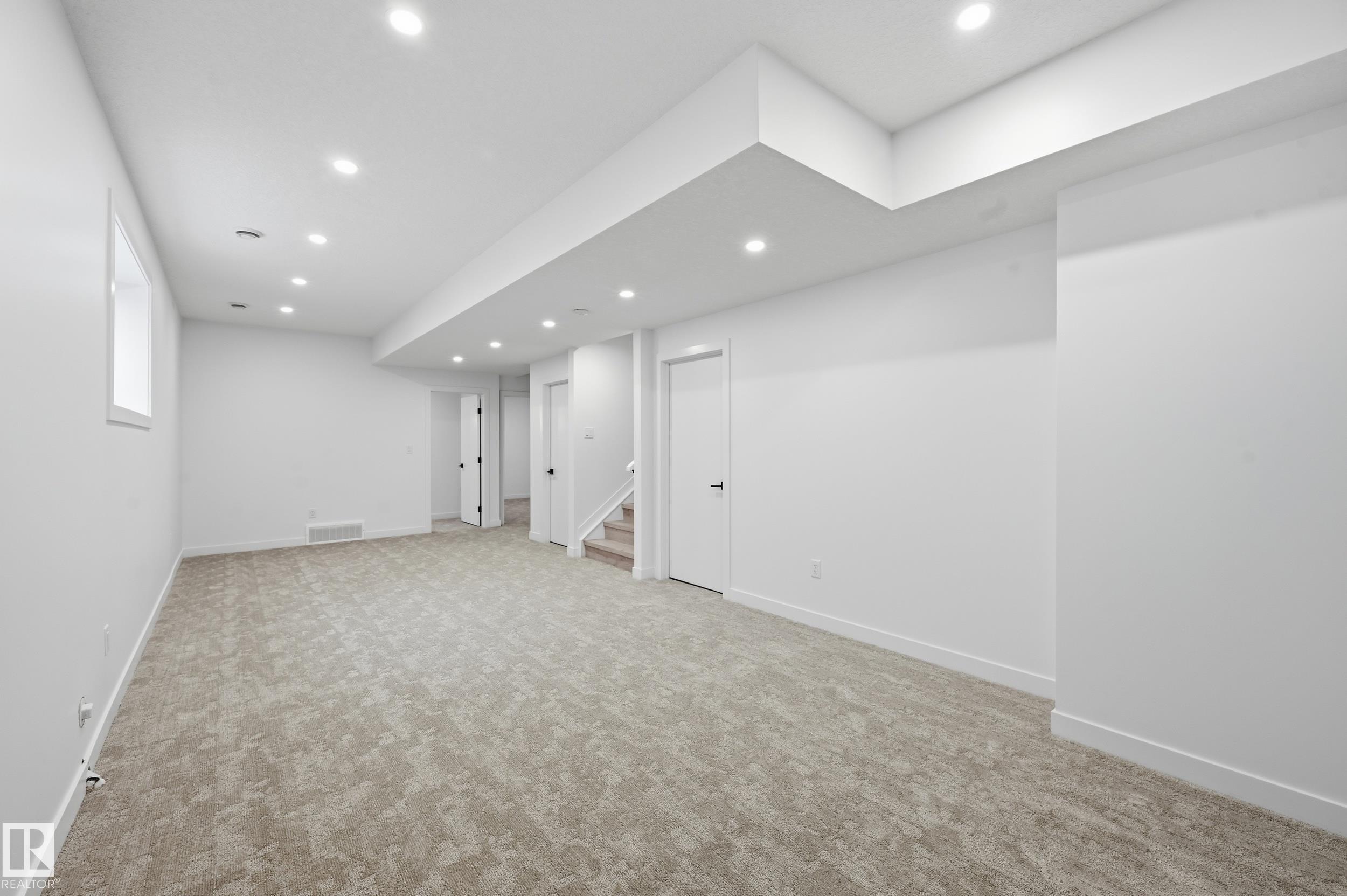 11121 51 ST NW
