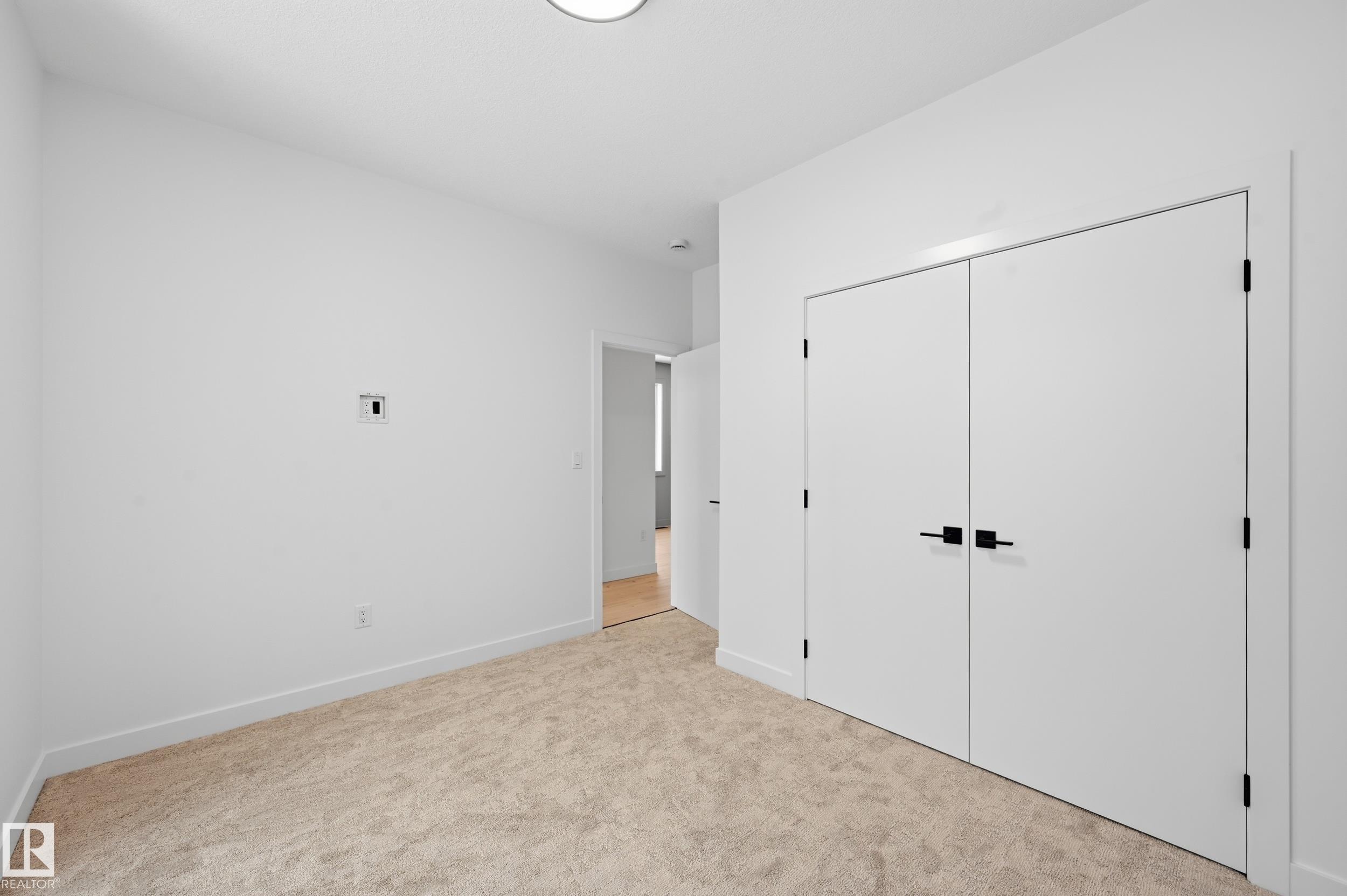 11121 51 ST NW
