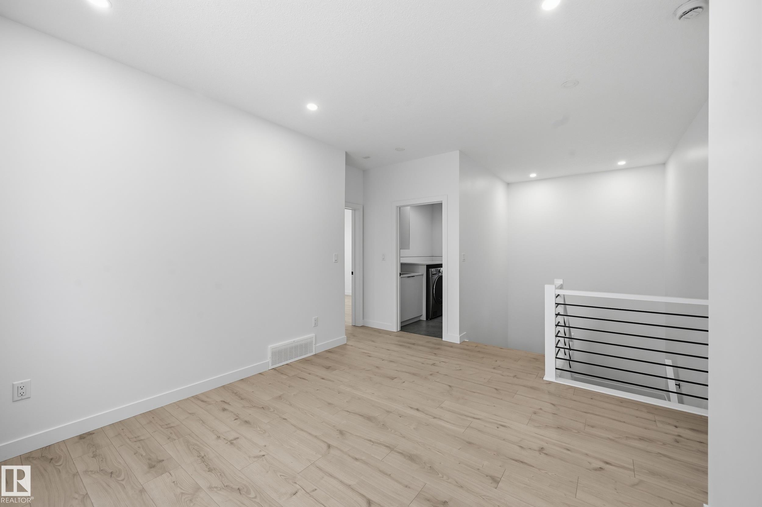11121 51 ST NW
