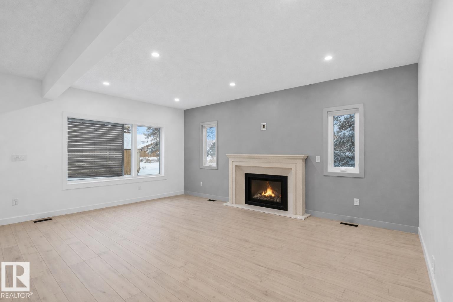 11121 51 ST NW