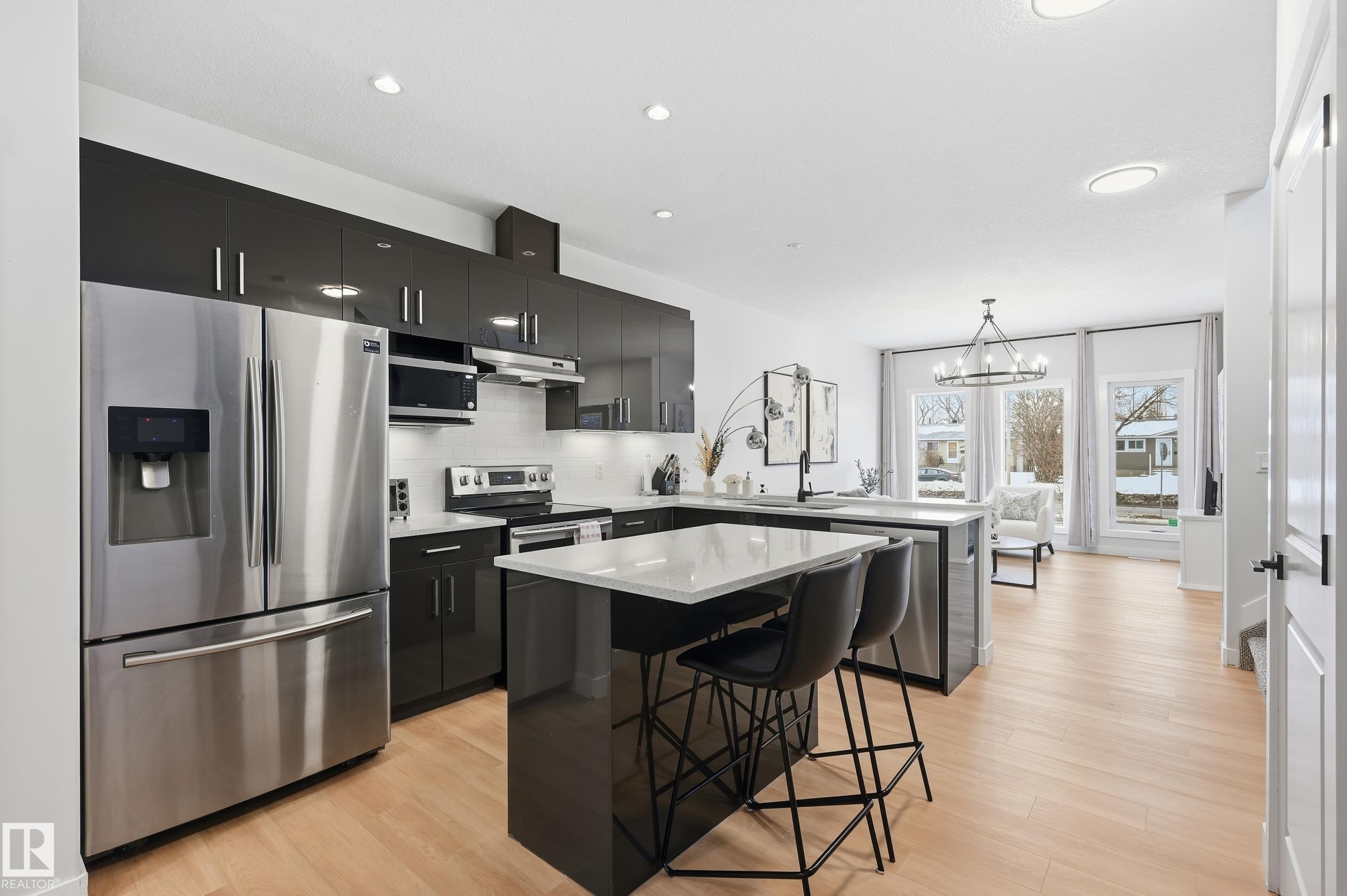 10736 149 ST NW