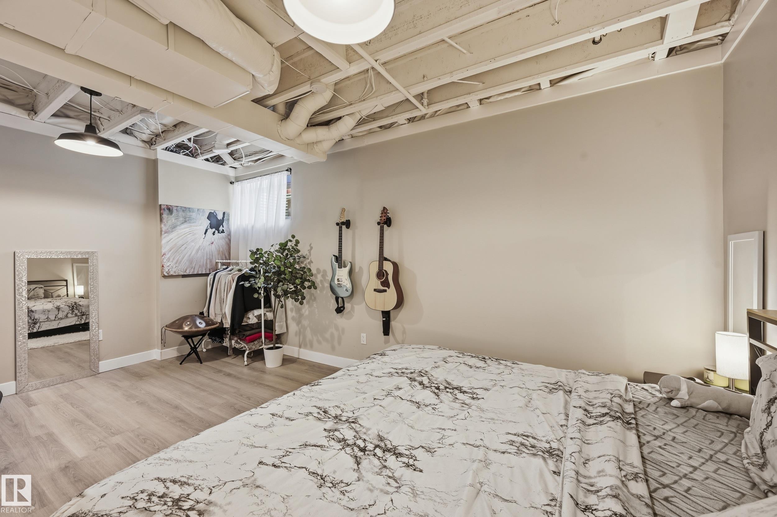 10736 149 ST NW