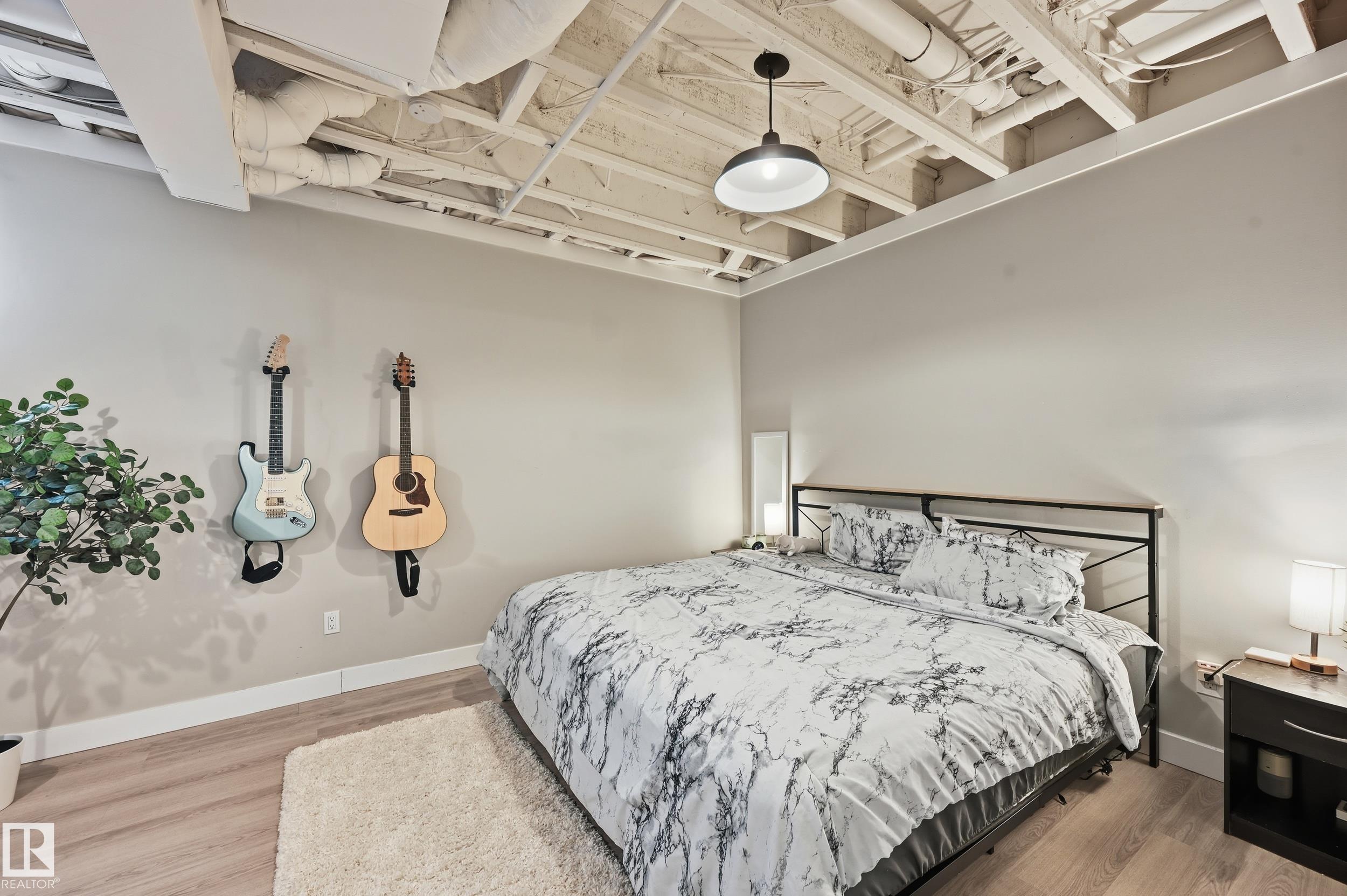 10736 149 ST NW