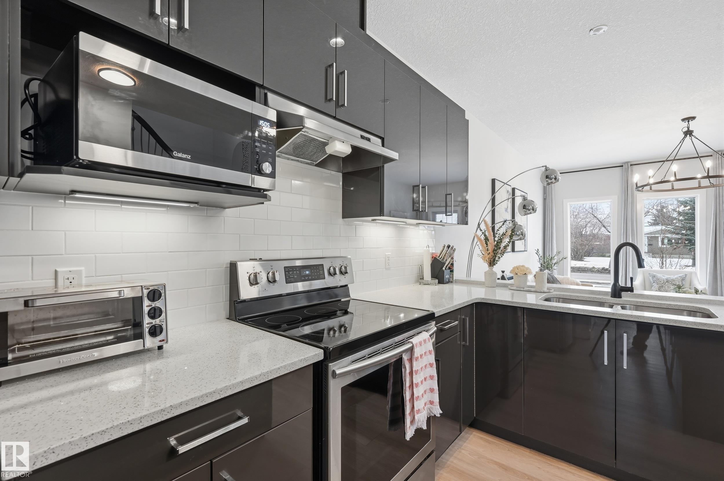 10736 149 ST NW
