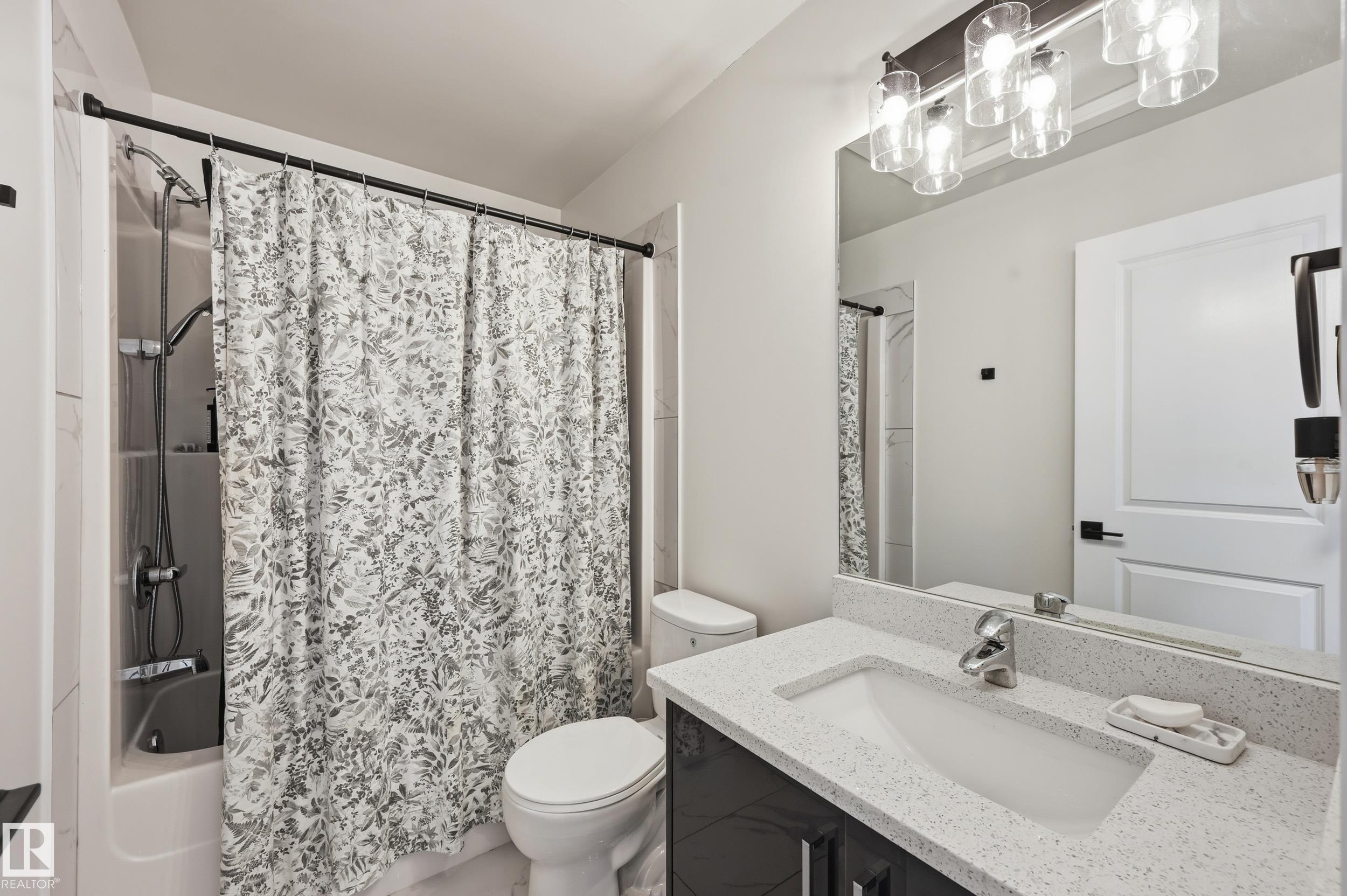 10736 149 ST NW