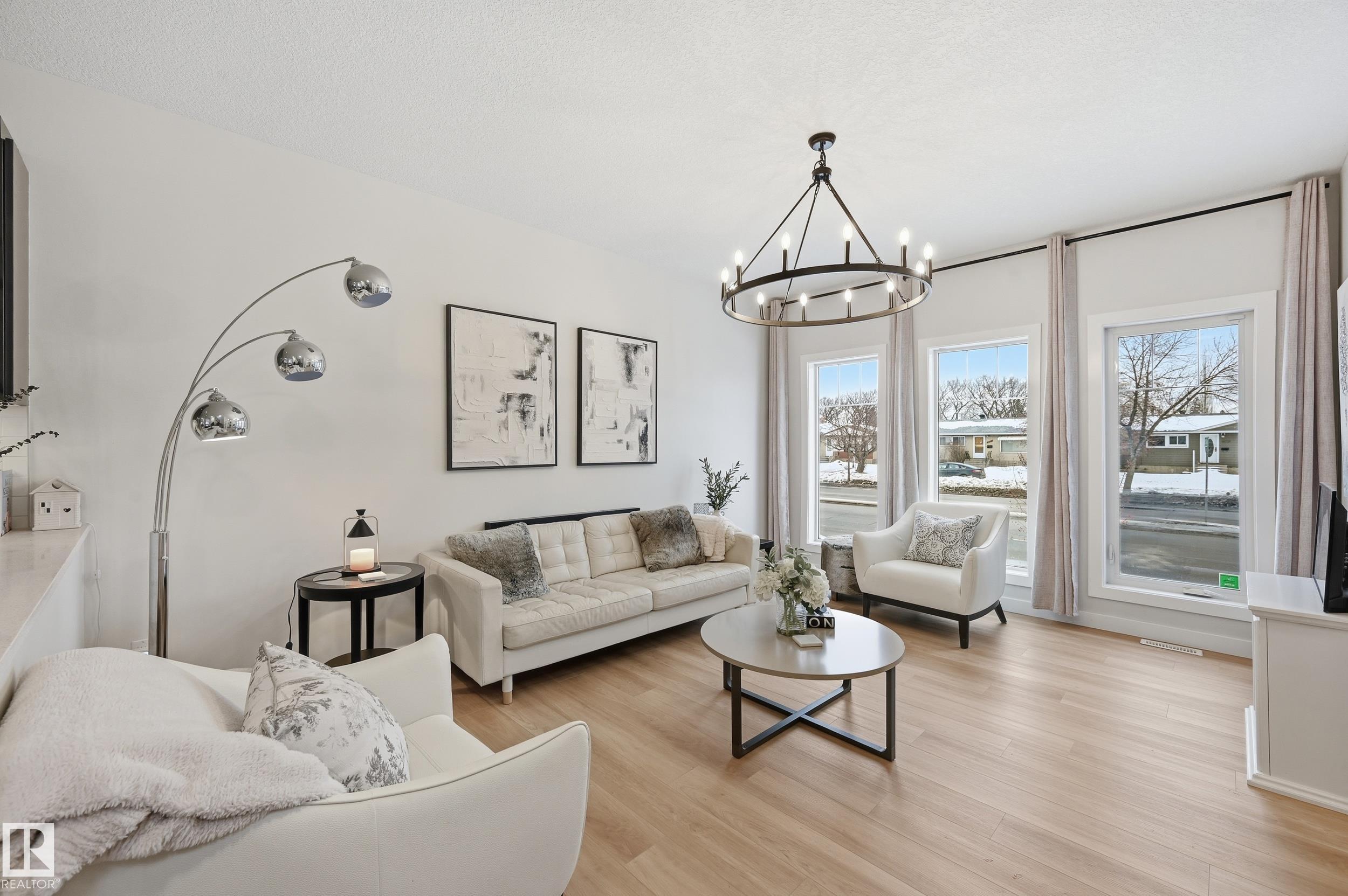 10736 149 ST NW