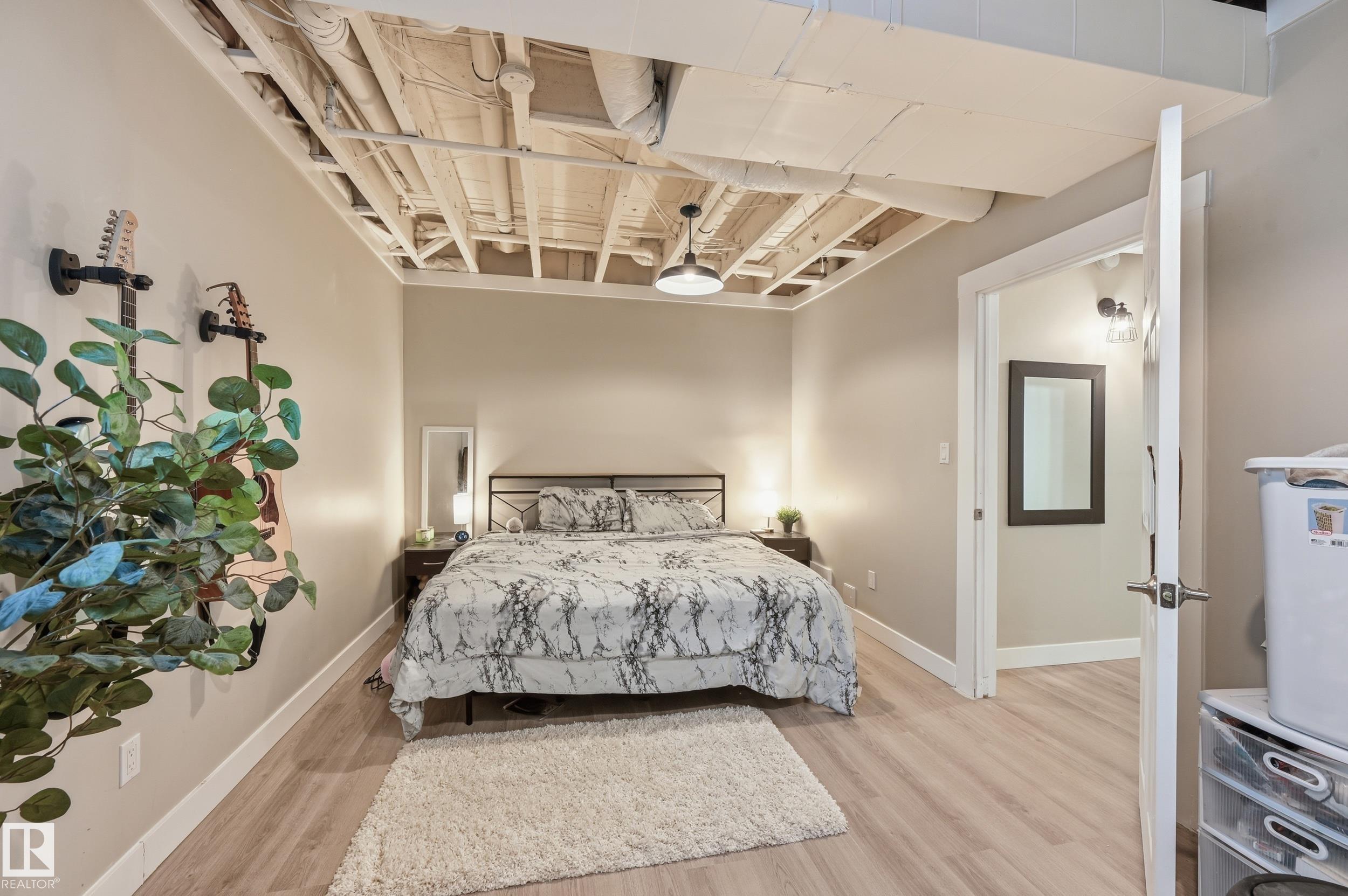 10736 149 ST NW
