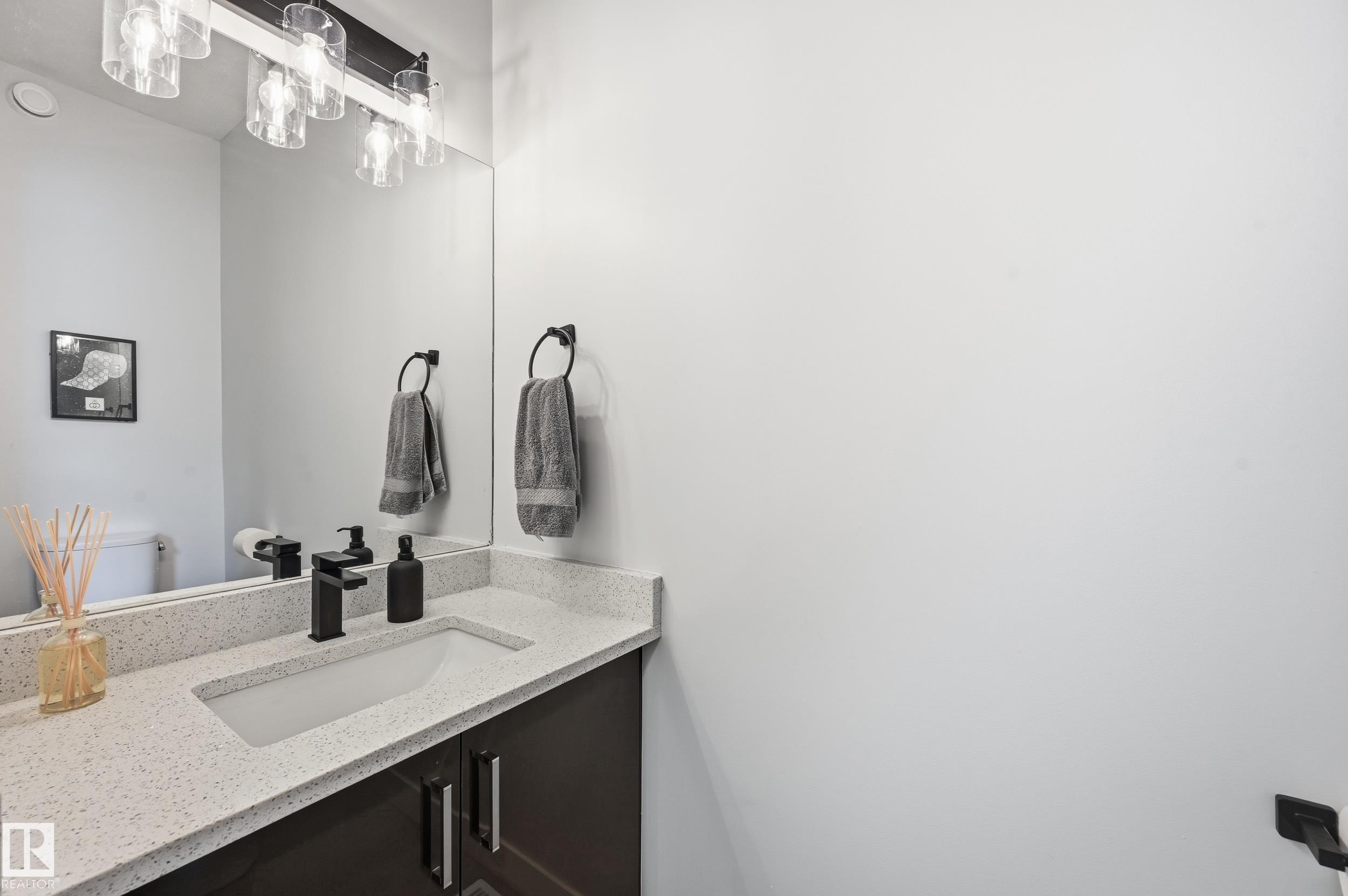 10736 149 ST NW