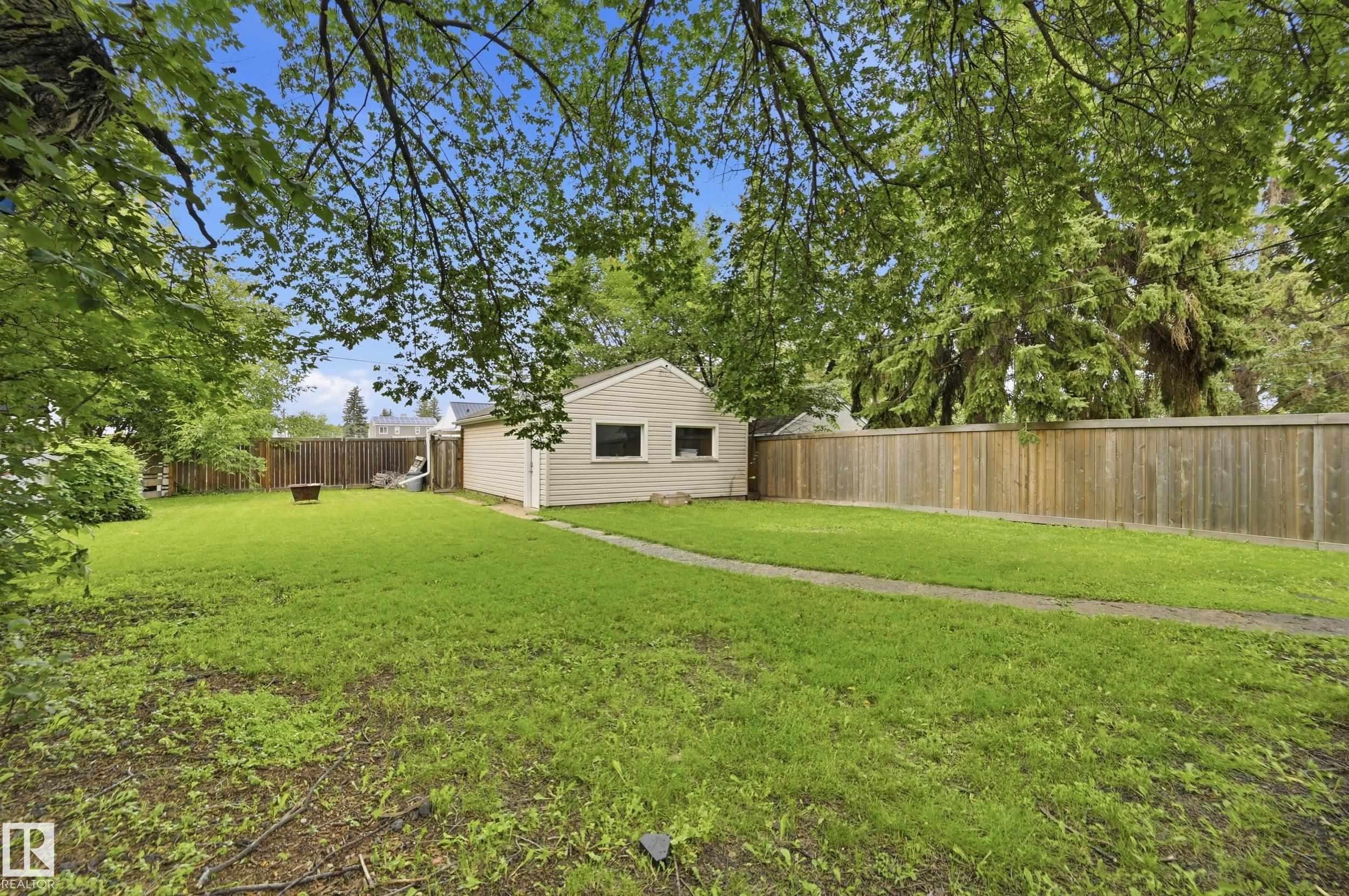11612 110A AV NW