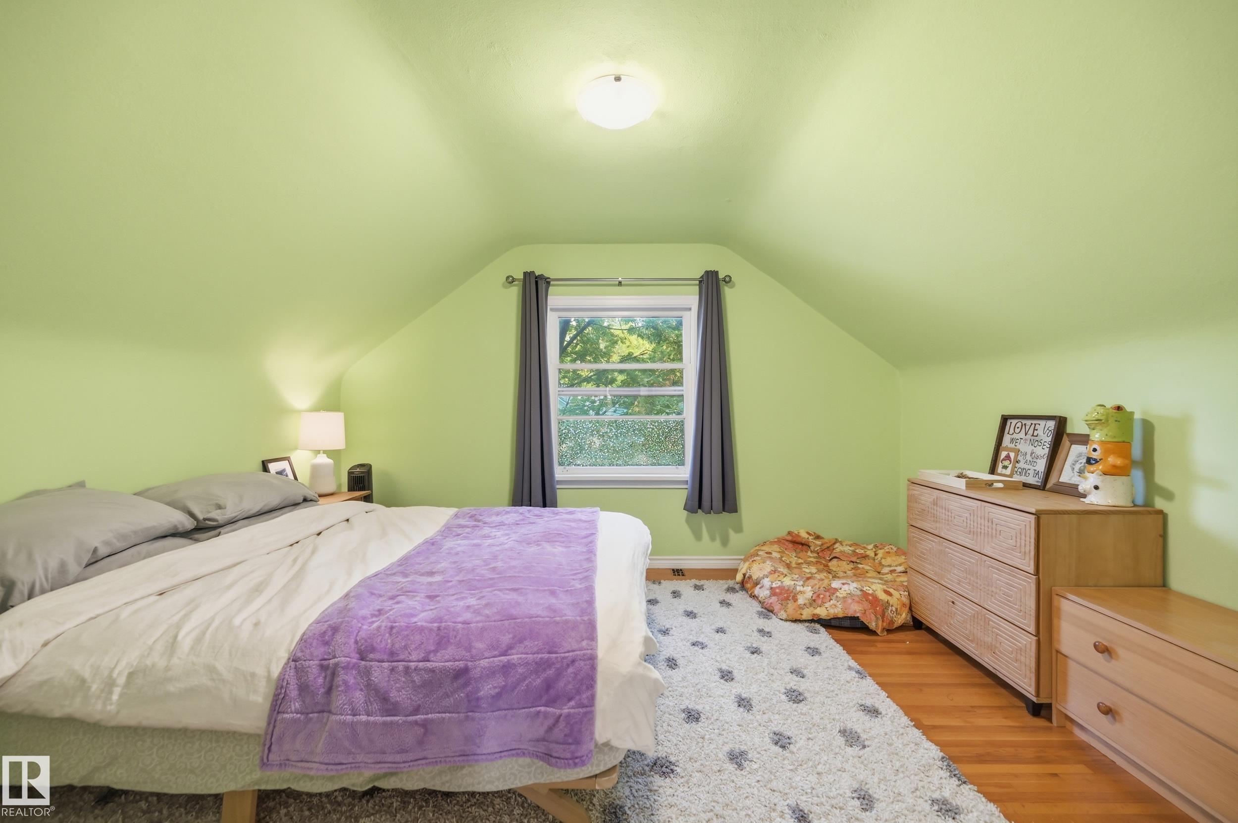11612 110A AV NW