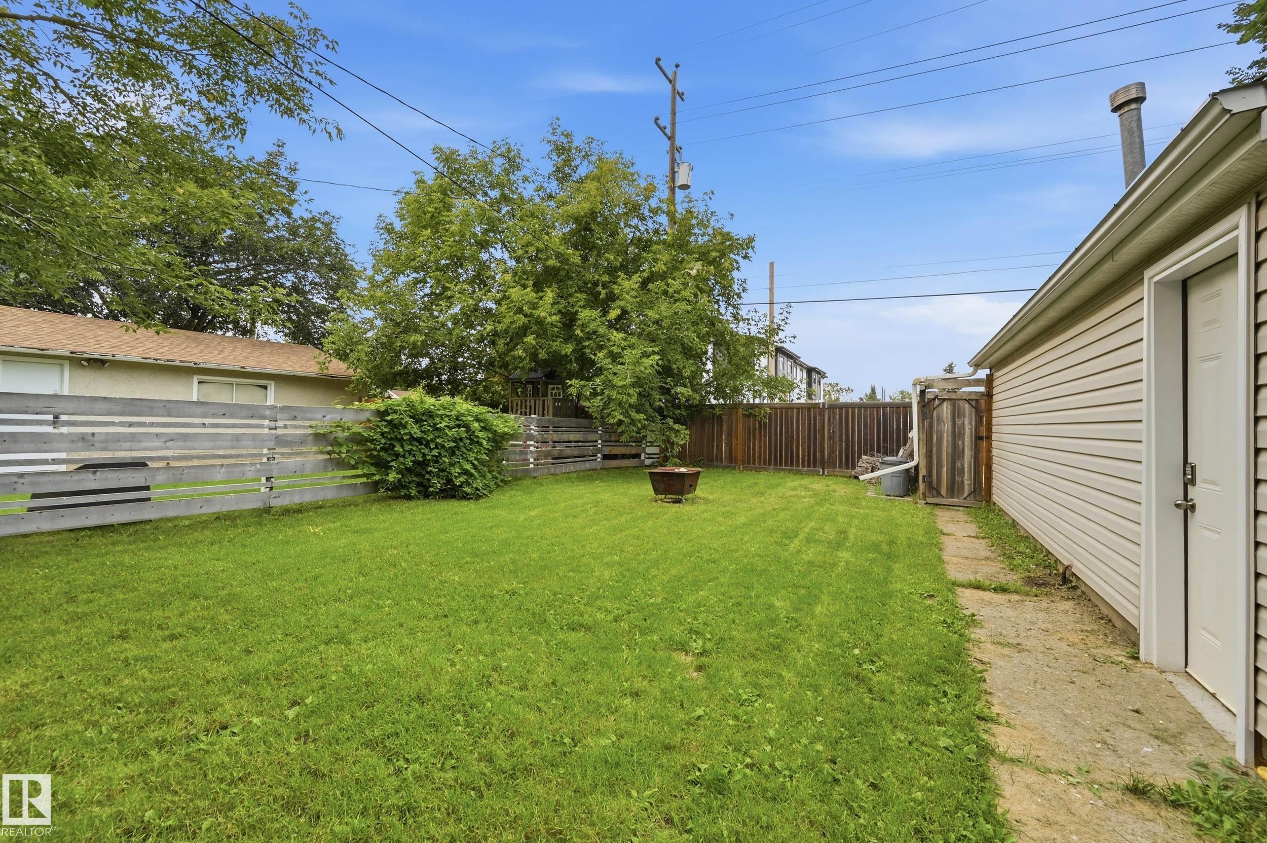 11612 110A AV NW