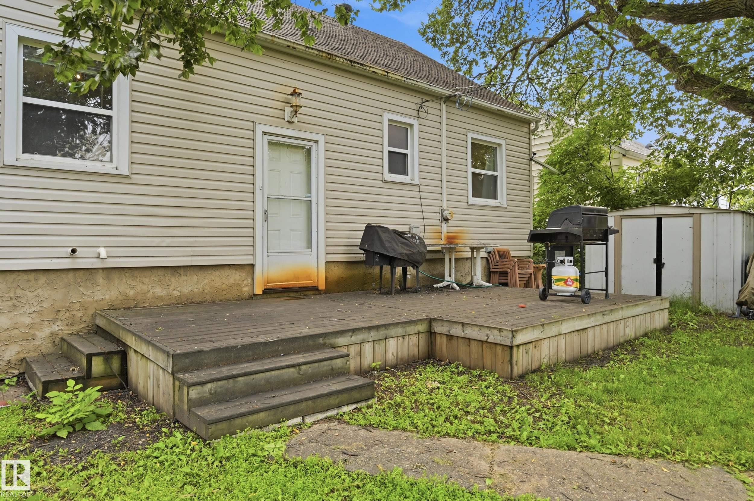 11612 110A AV NW
