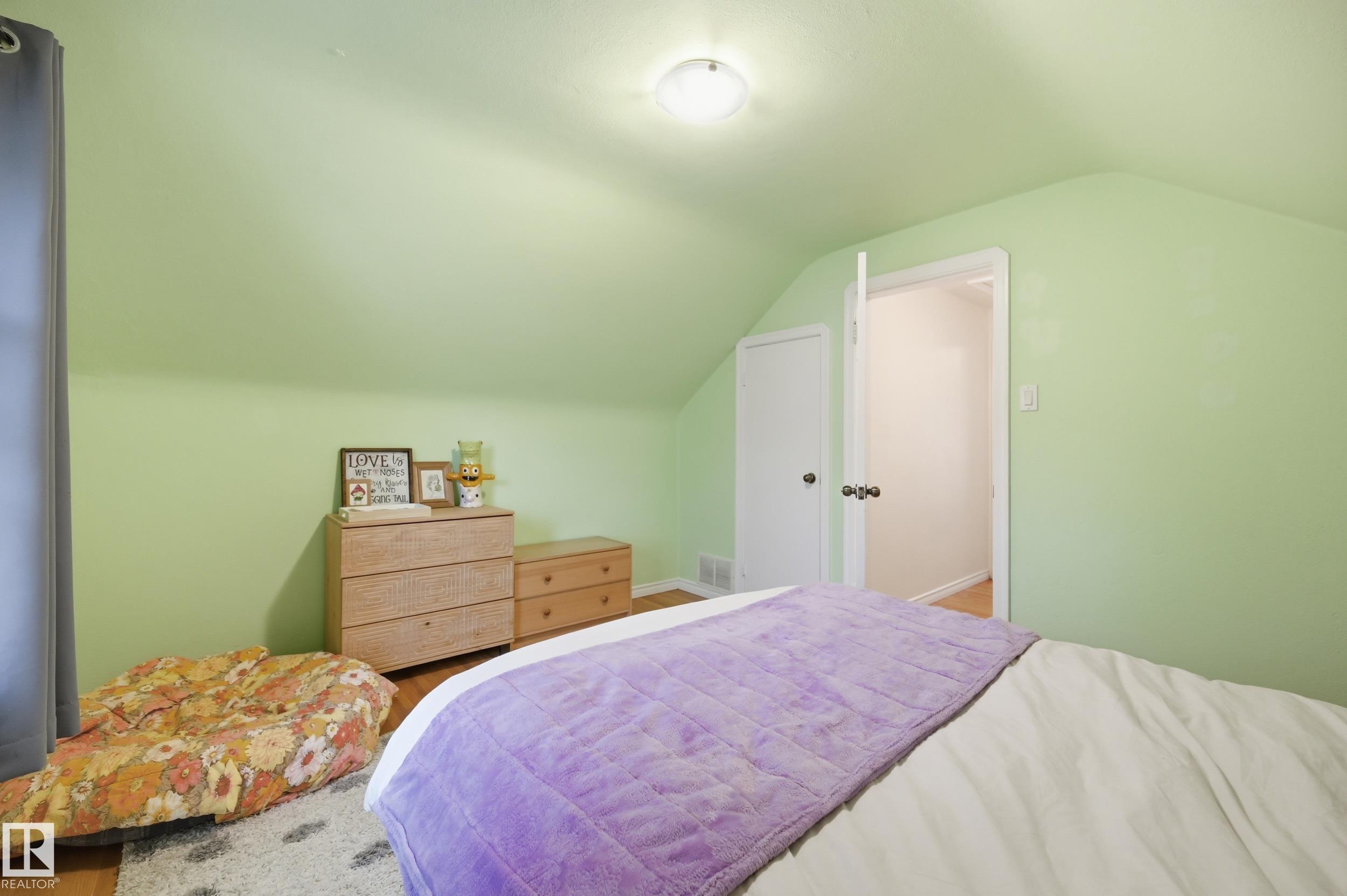 11612 110A AV NW