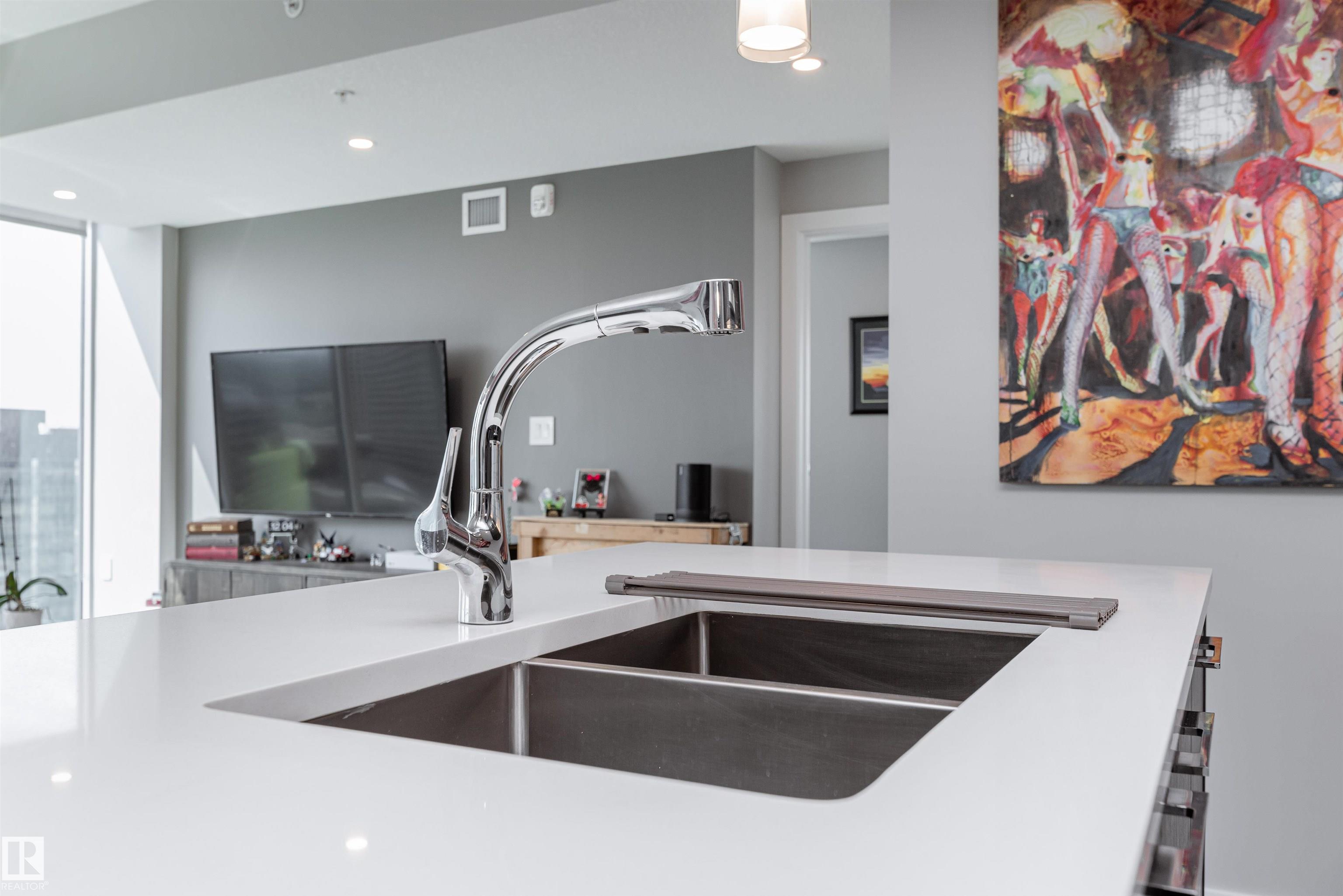 #2400 10180 103 ST NW