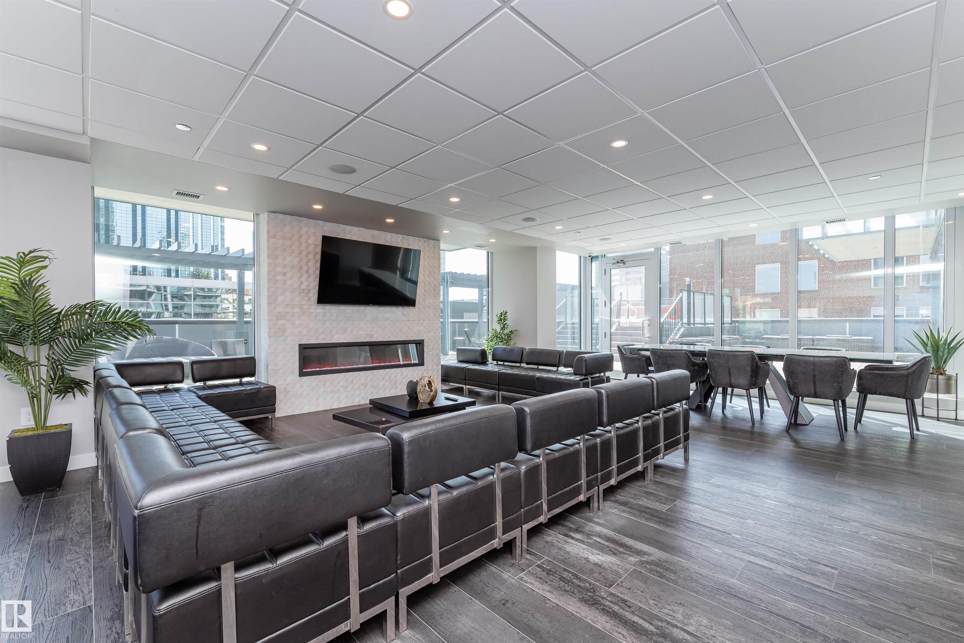 #2400 10180 103 ST NW