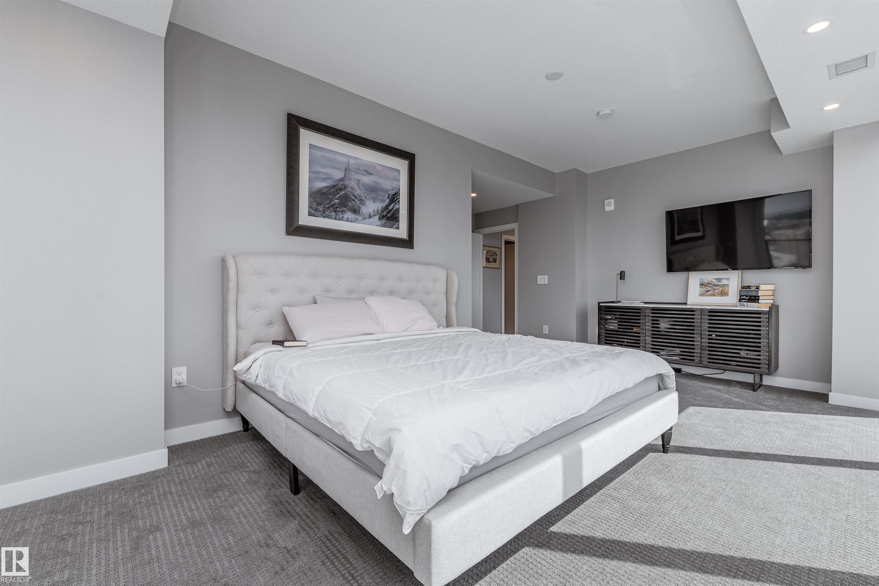 #2400 10180 103 ST NW