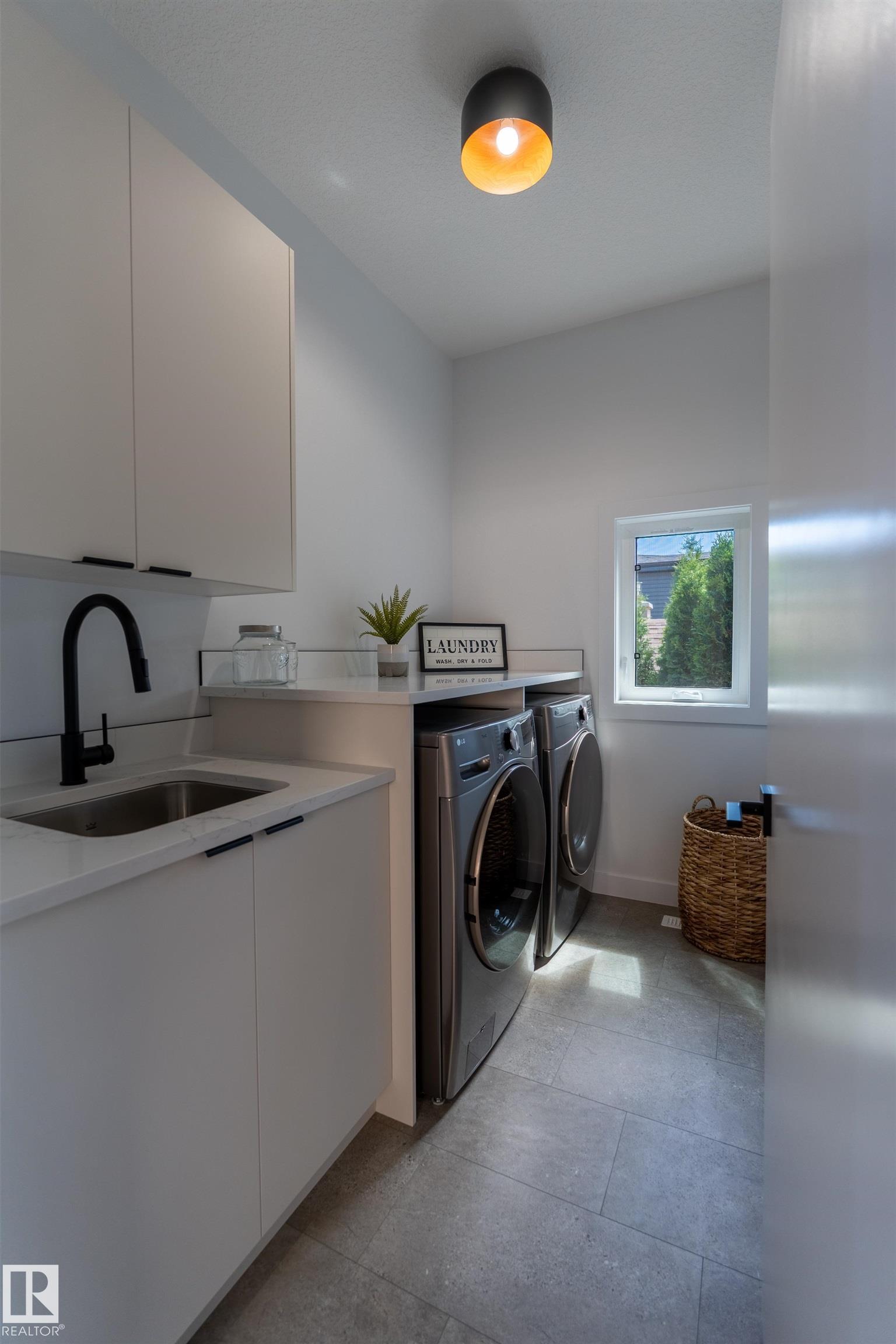 11121 51 ST NW
