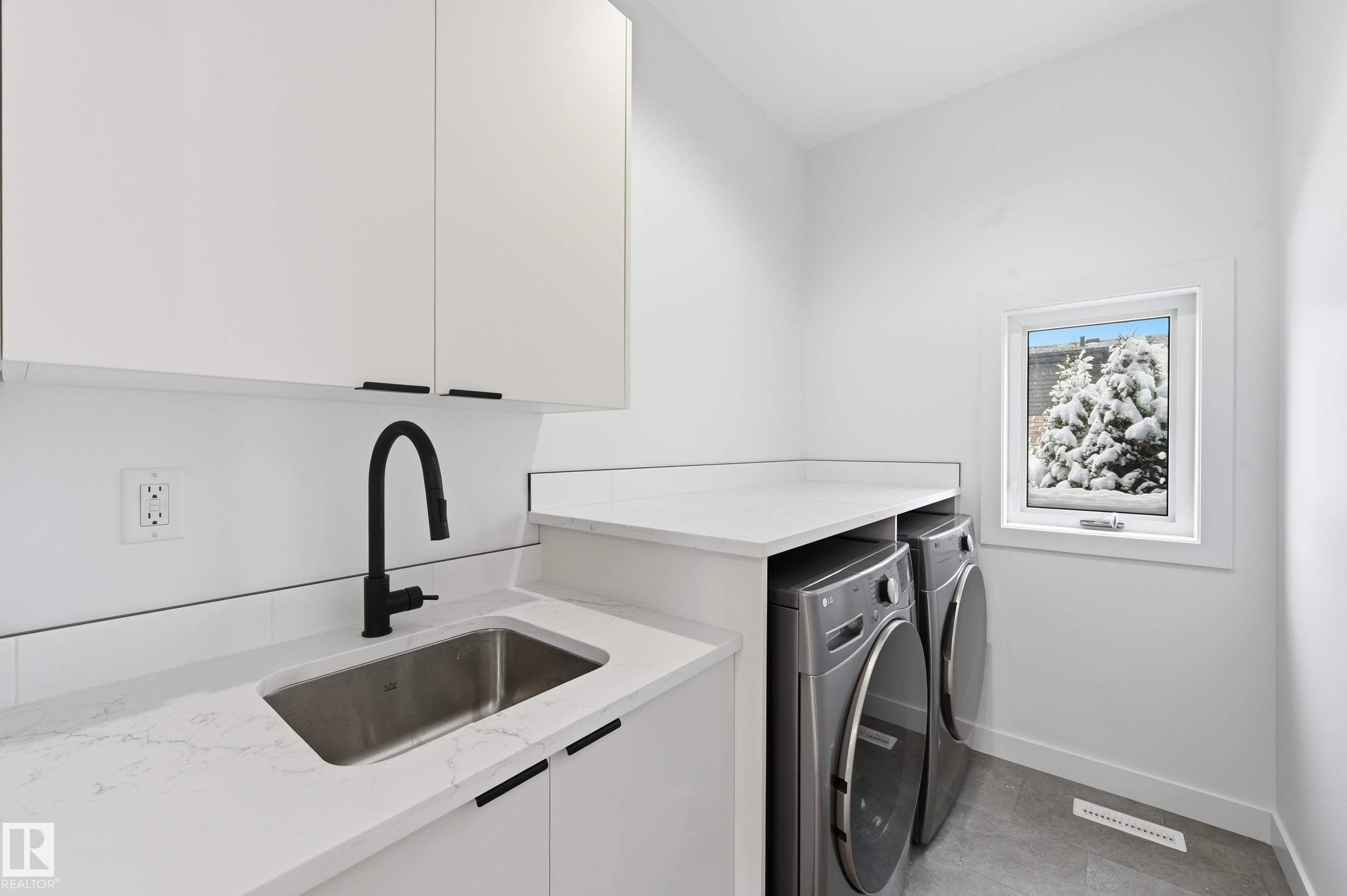 11121 51 ST NW