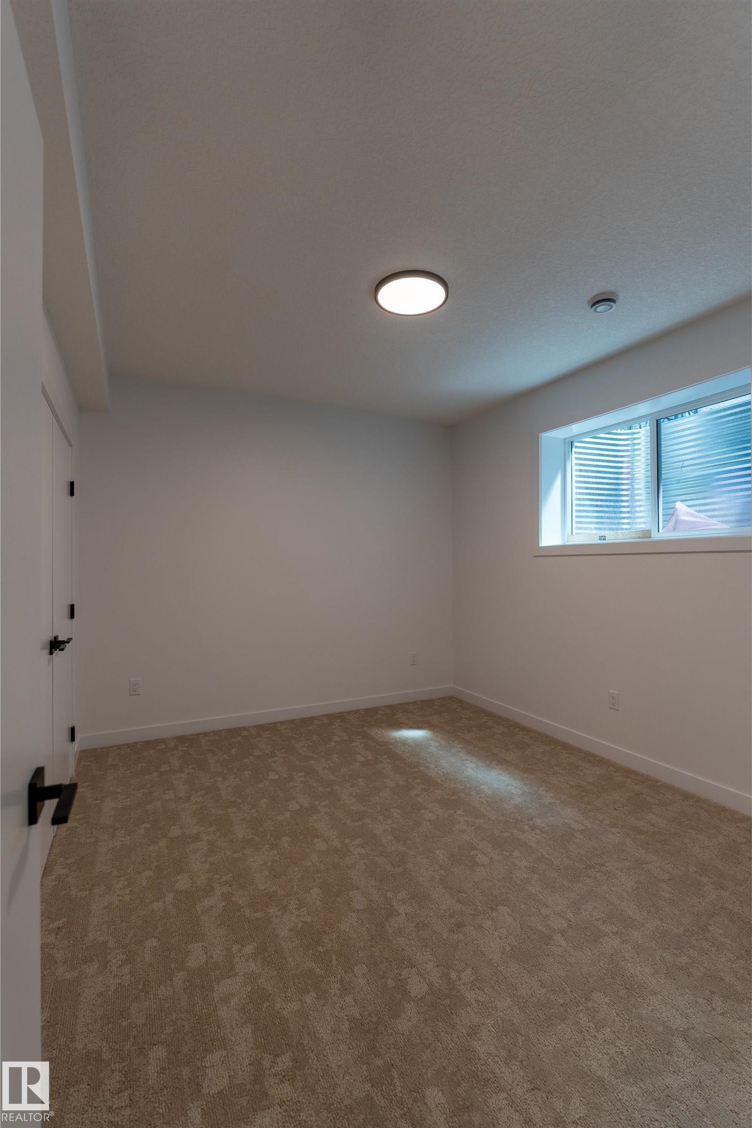 11121 51 ST NW