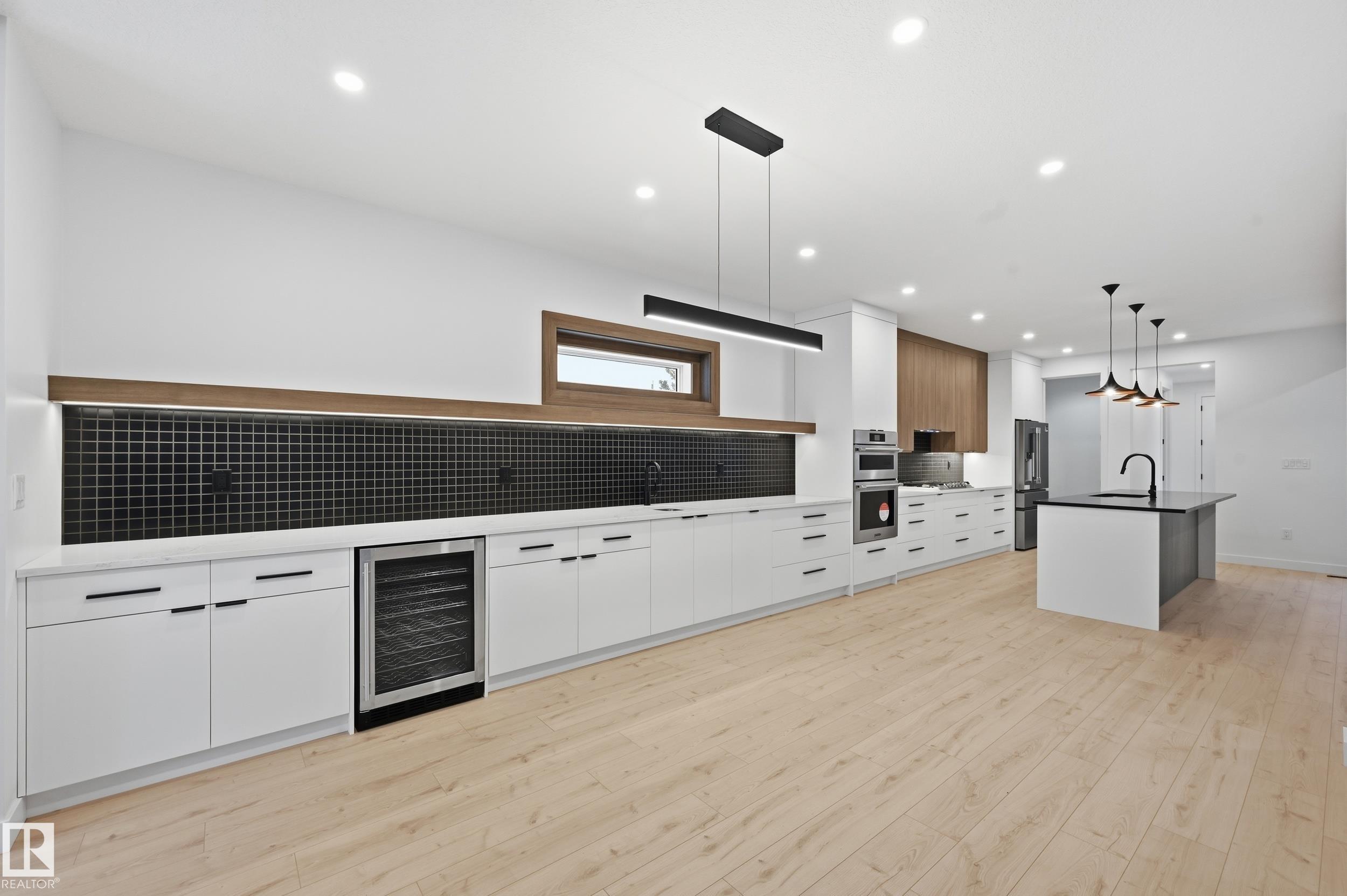 11121 51 ST NW
