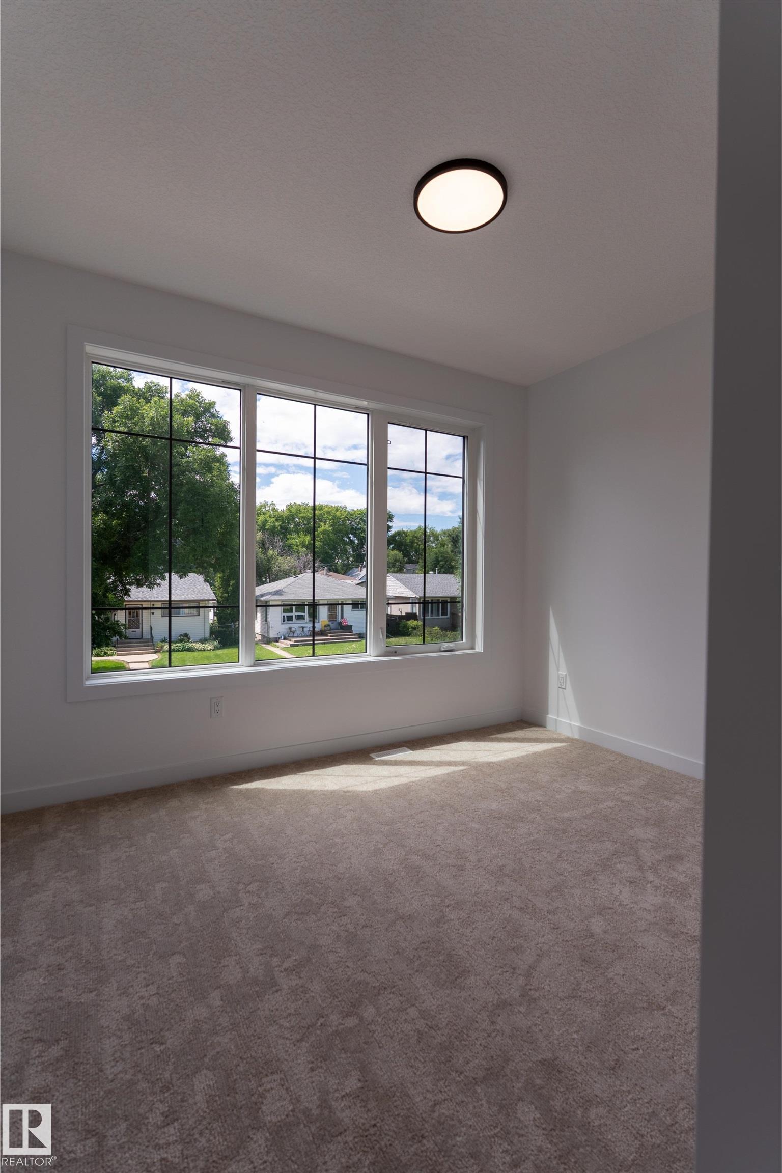 11121 51 ST NW