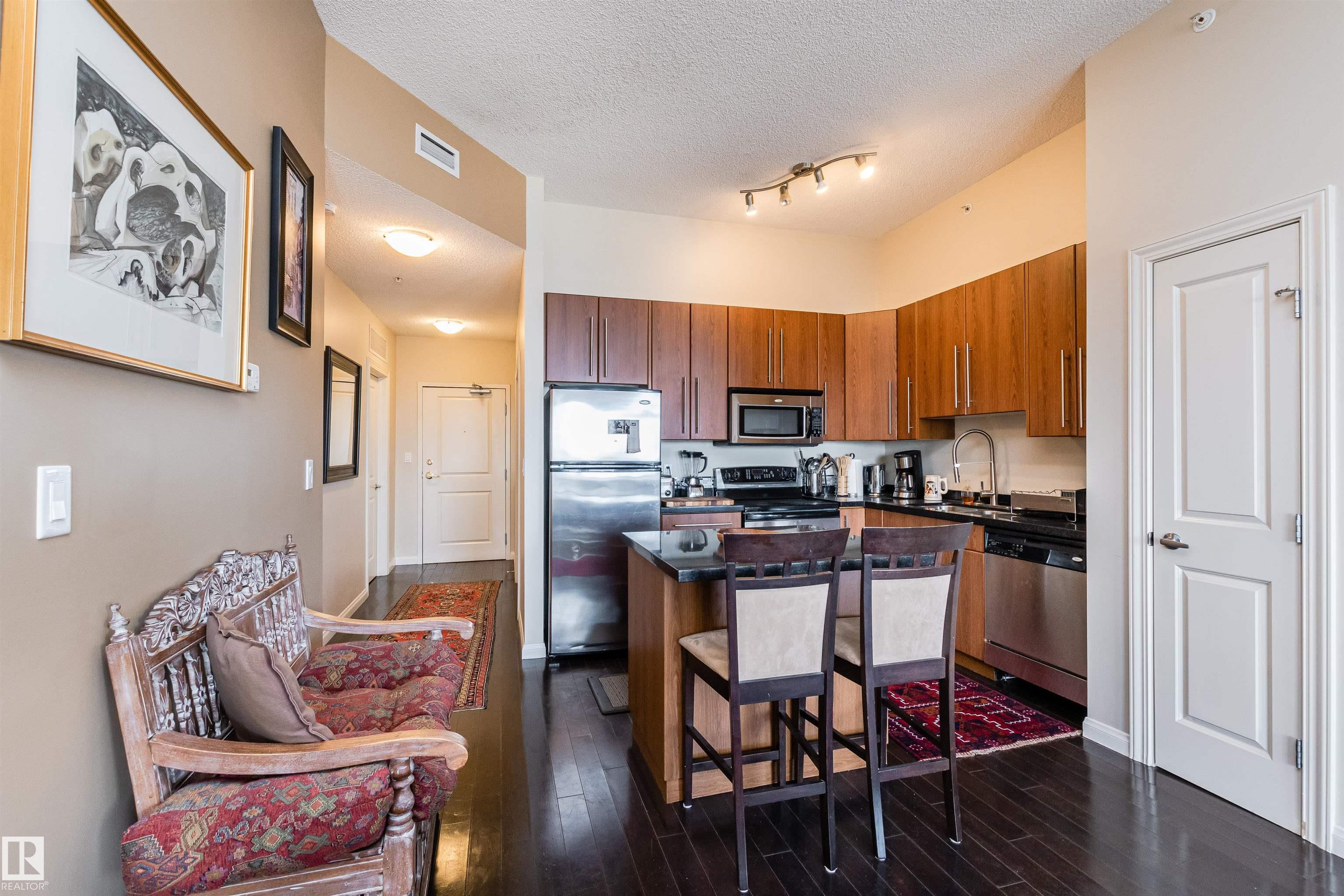 #1302 9819 104 ST NW