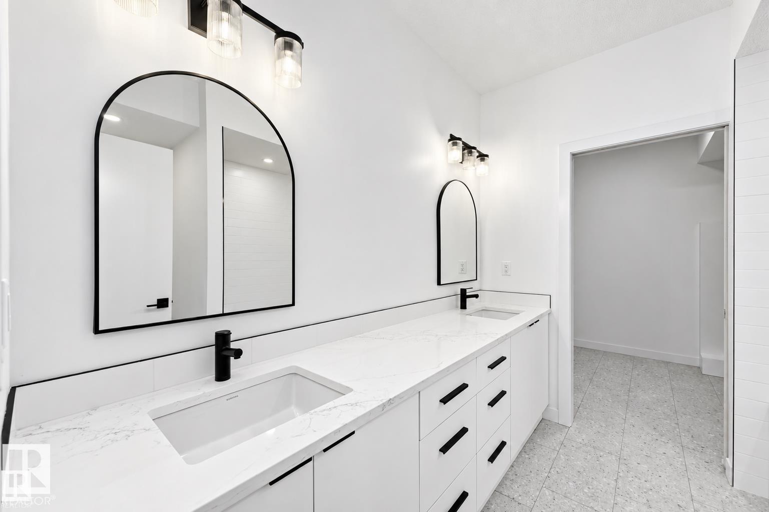 11121 51 ST NW