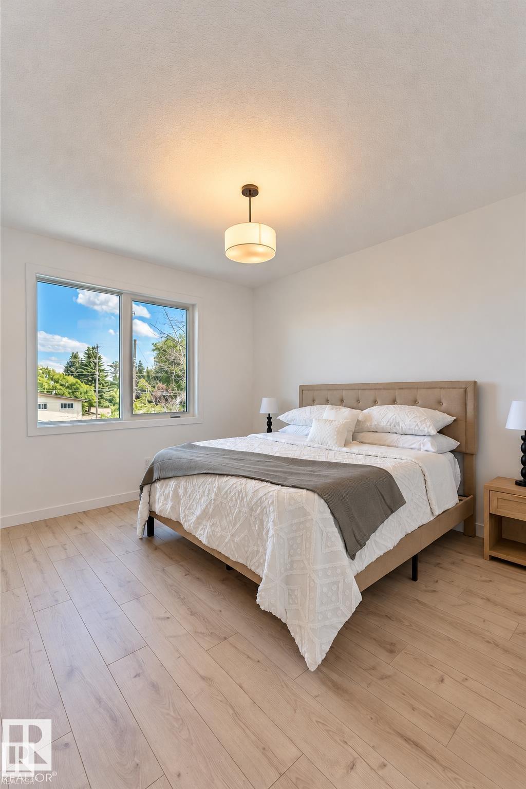 11121 51 ST NW