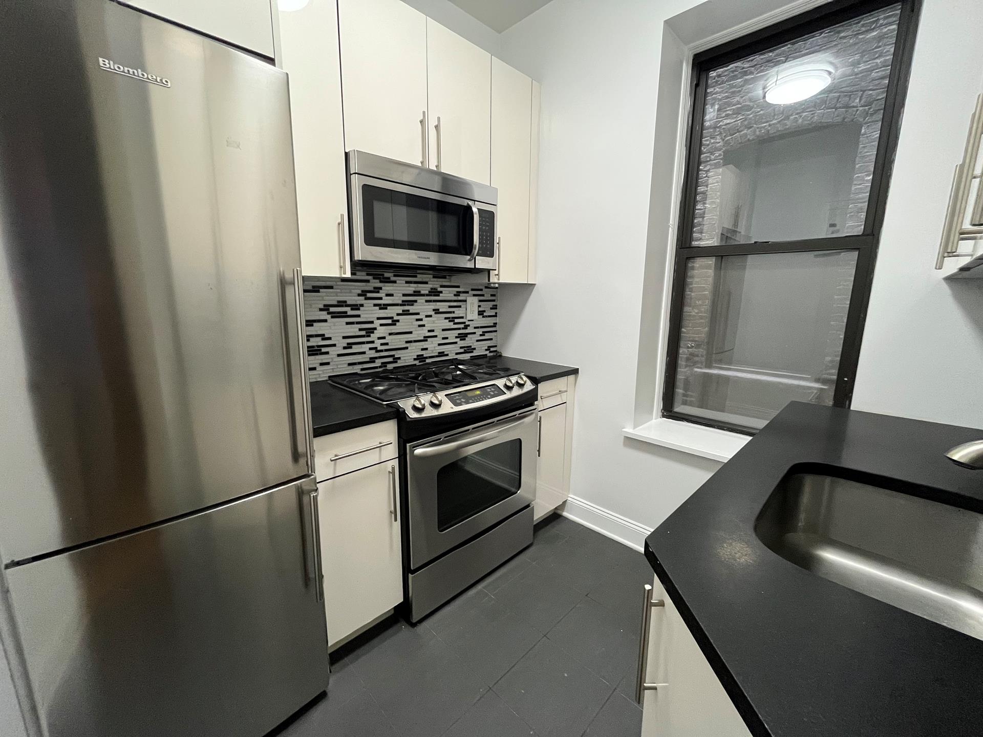 73 THOMPSON Street 2C