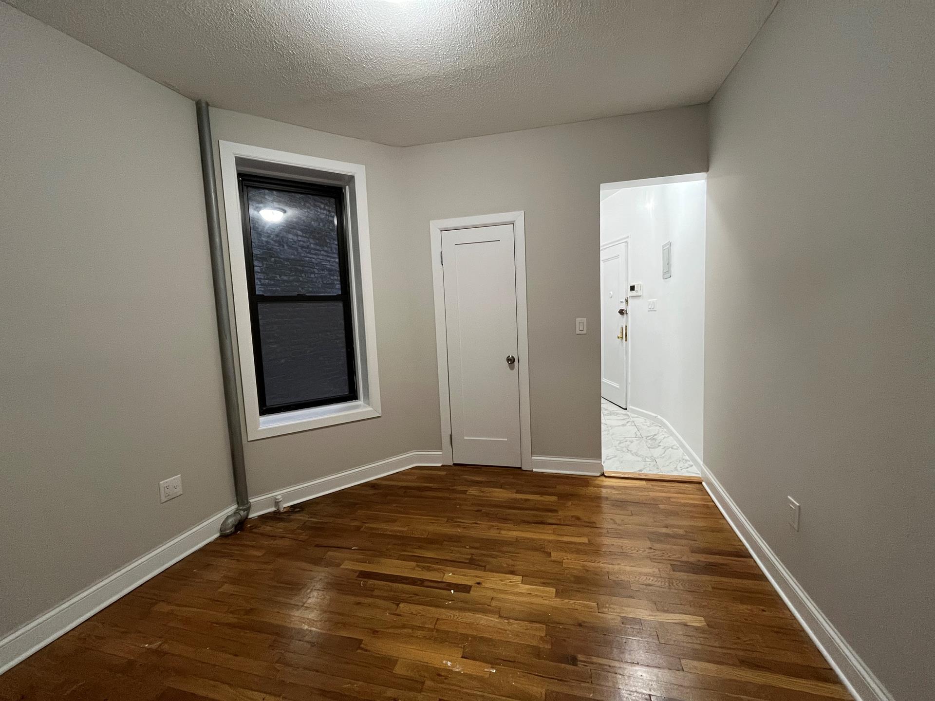 73 THOMPSON Street 2B