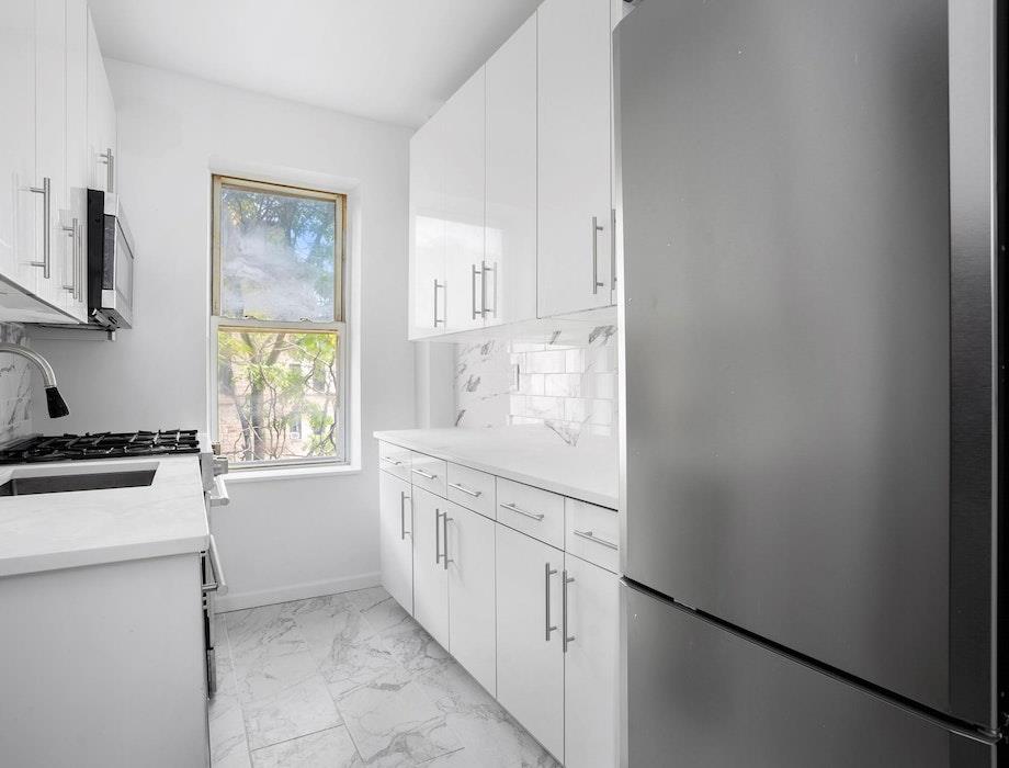 414 W 44TH Street 1F