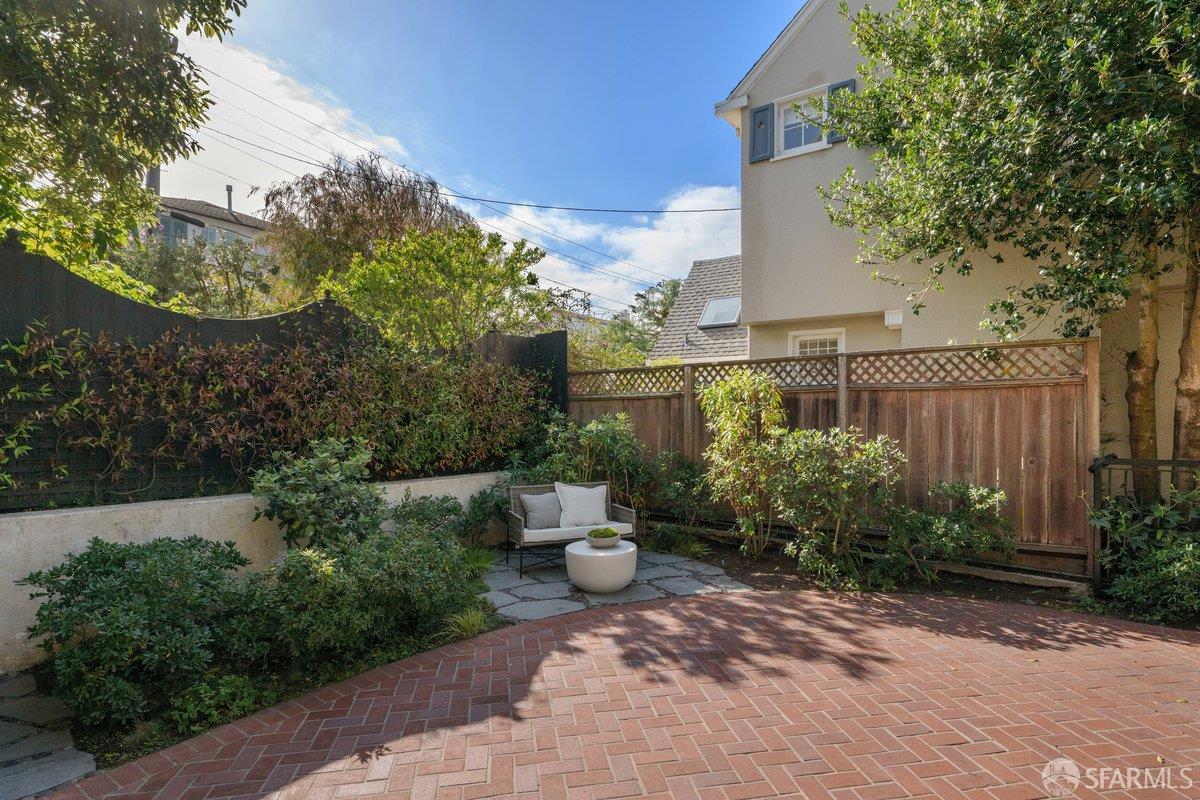 110 Santa Clara Avenue