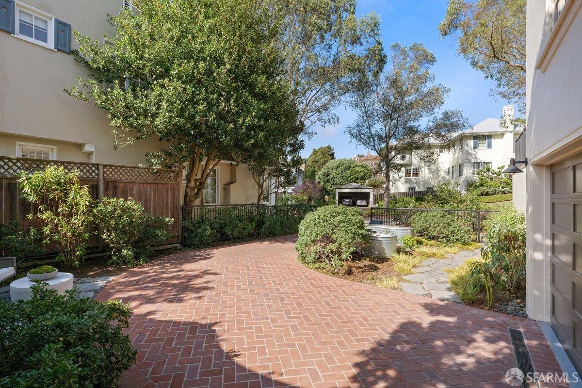 110 Santa Clara Avenue