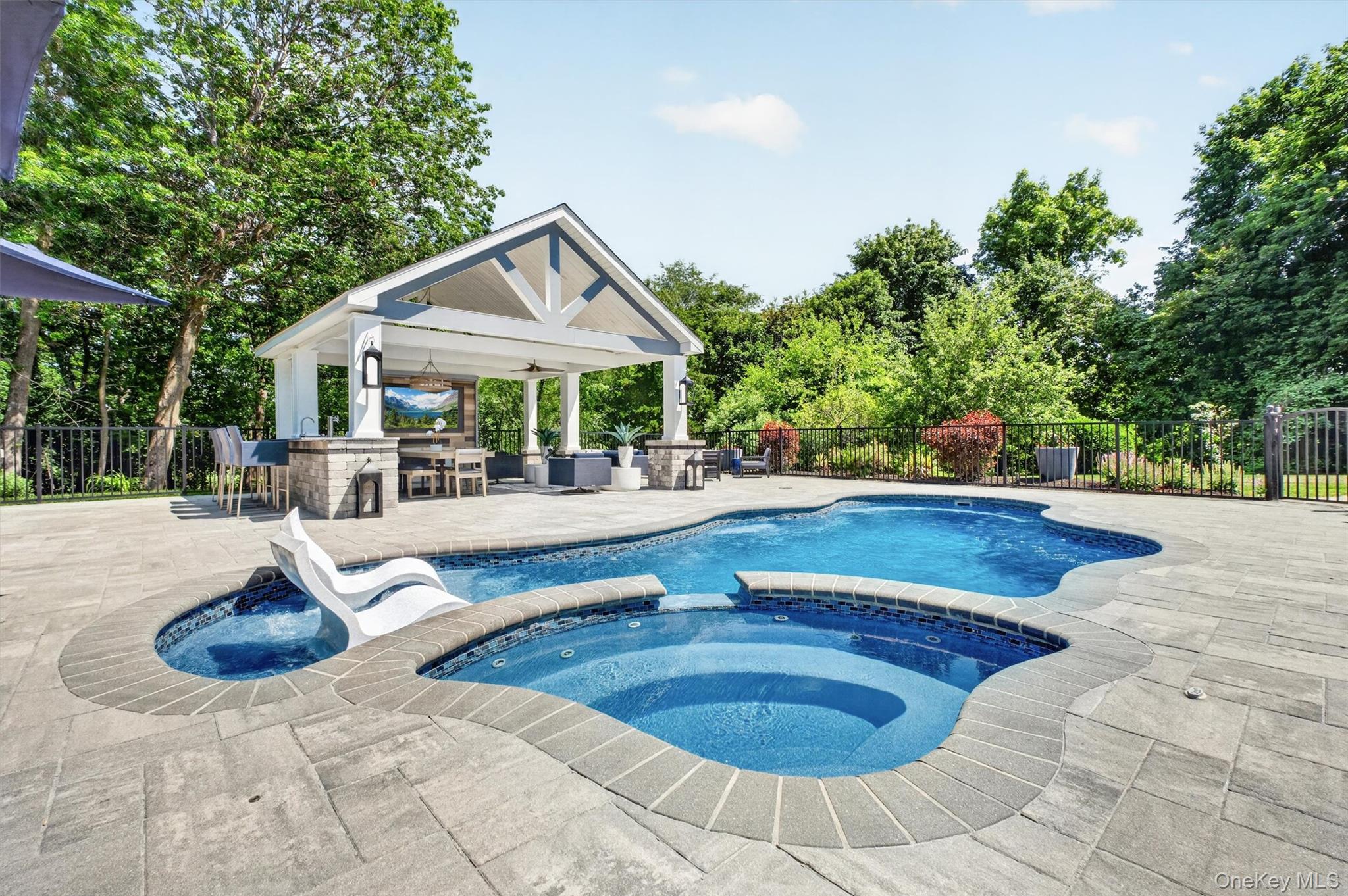 10 Sandlewood Circle