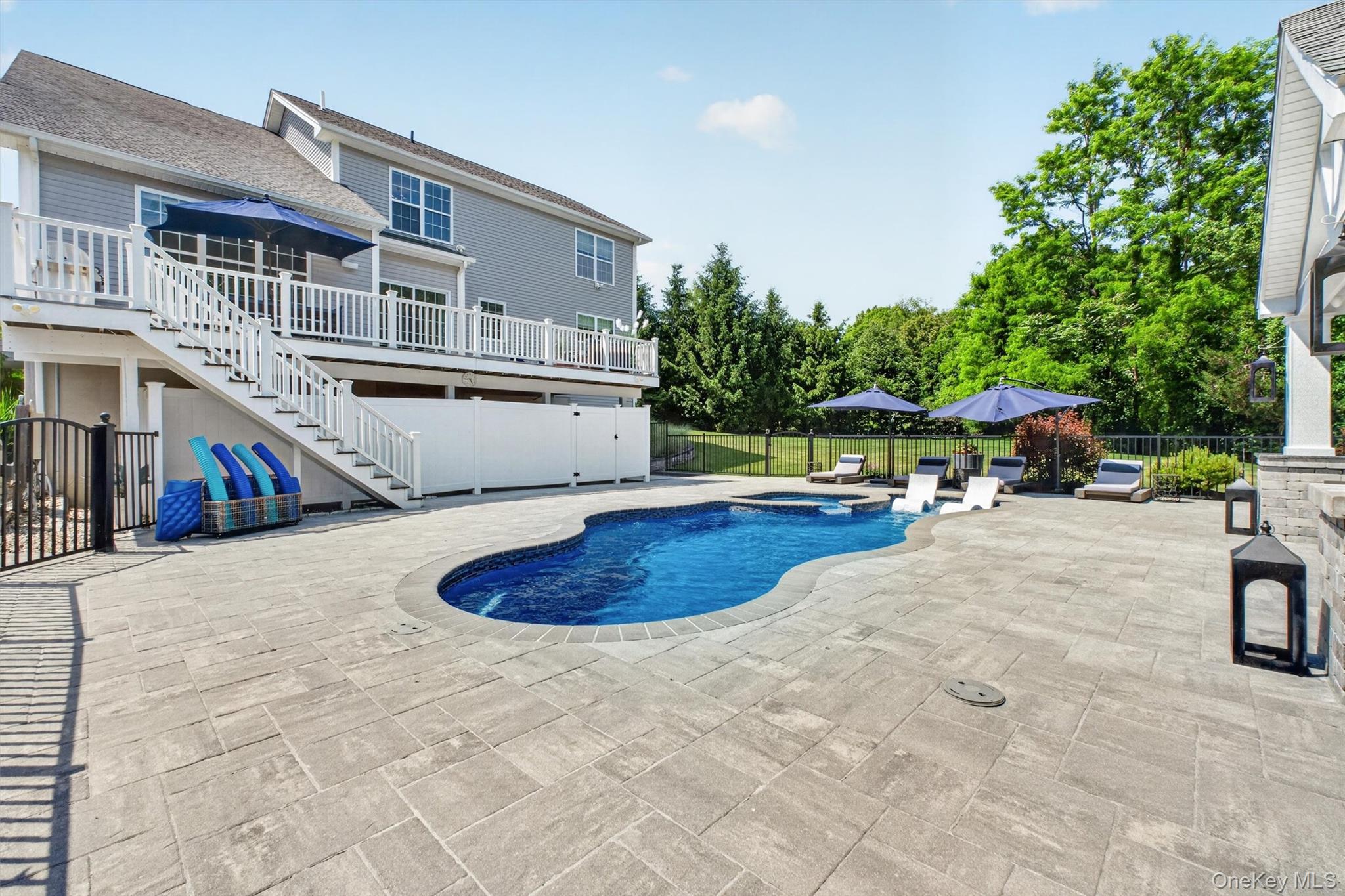 10 Sandlewood Circle