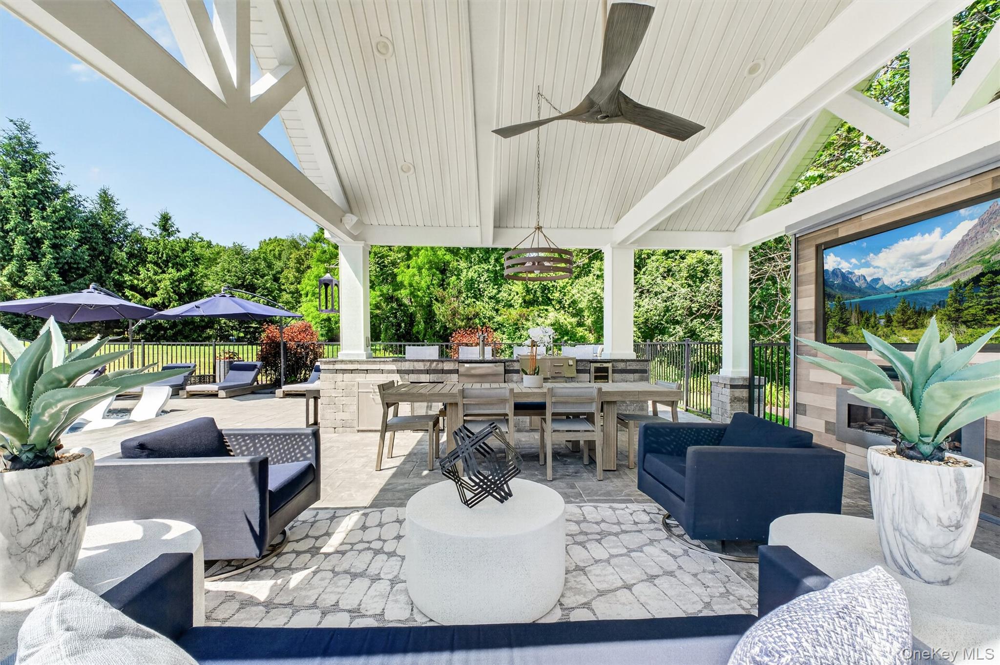 10 Sandlewood Circle