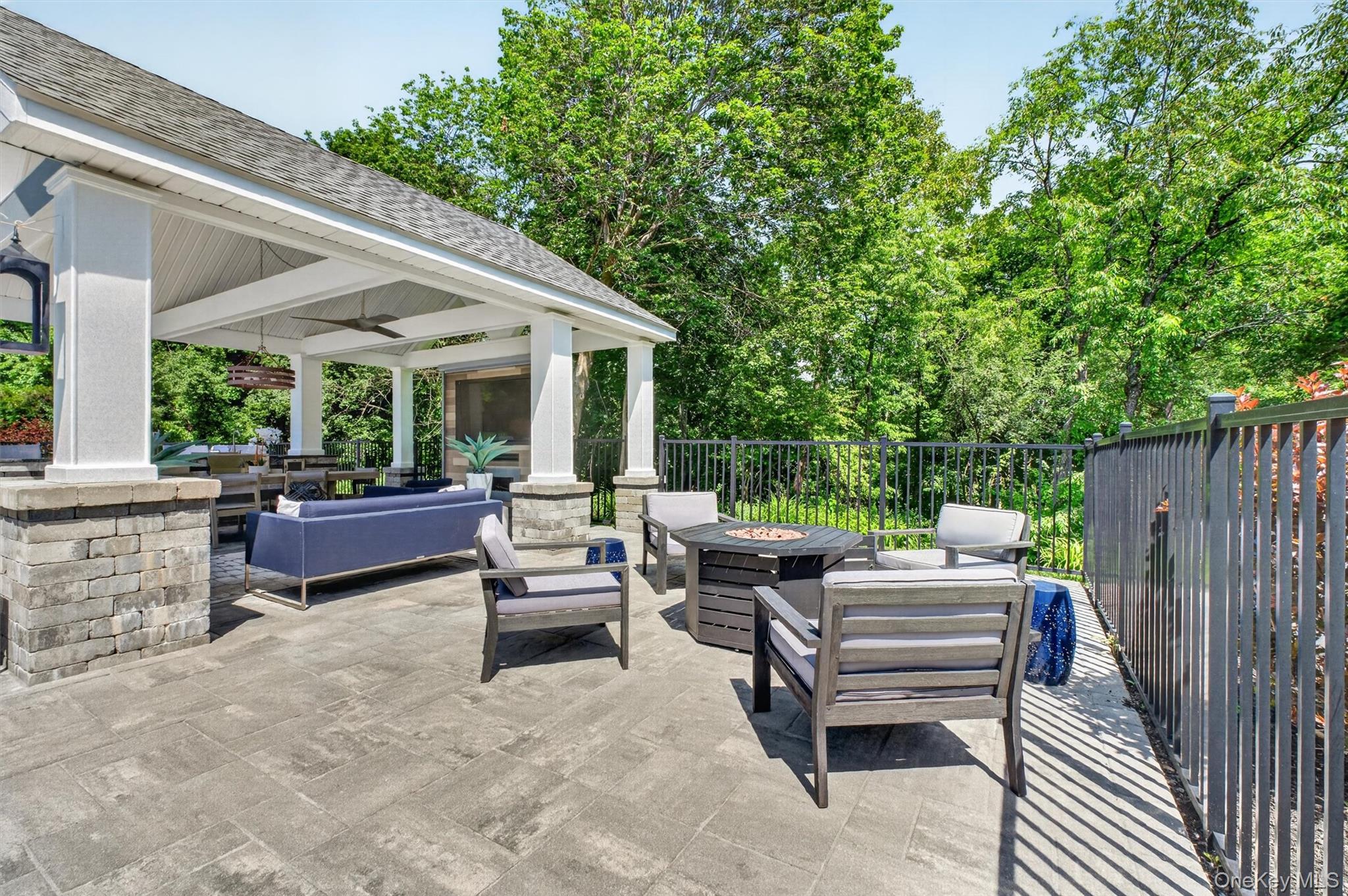 10 Sandlewood Circle