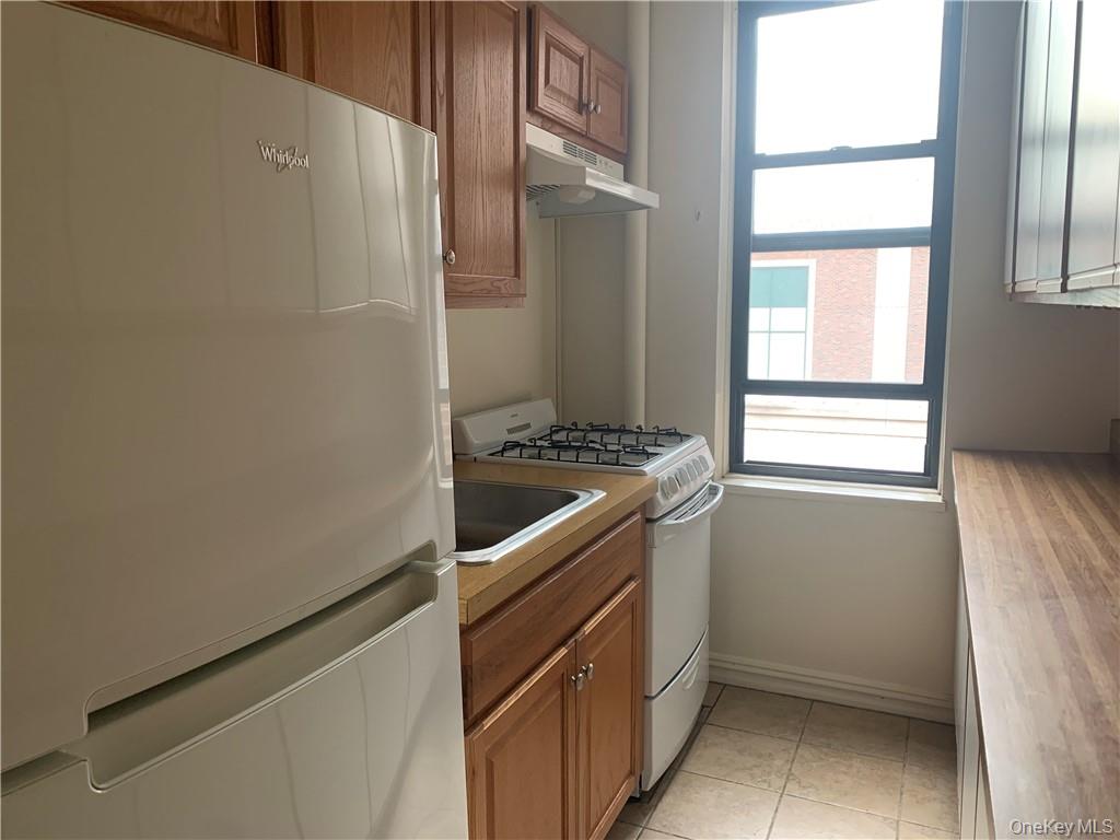 210 Martine Avenue Unit: 4N
