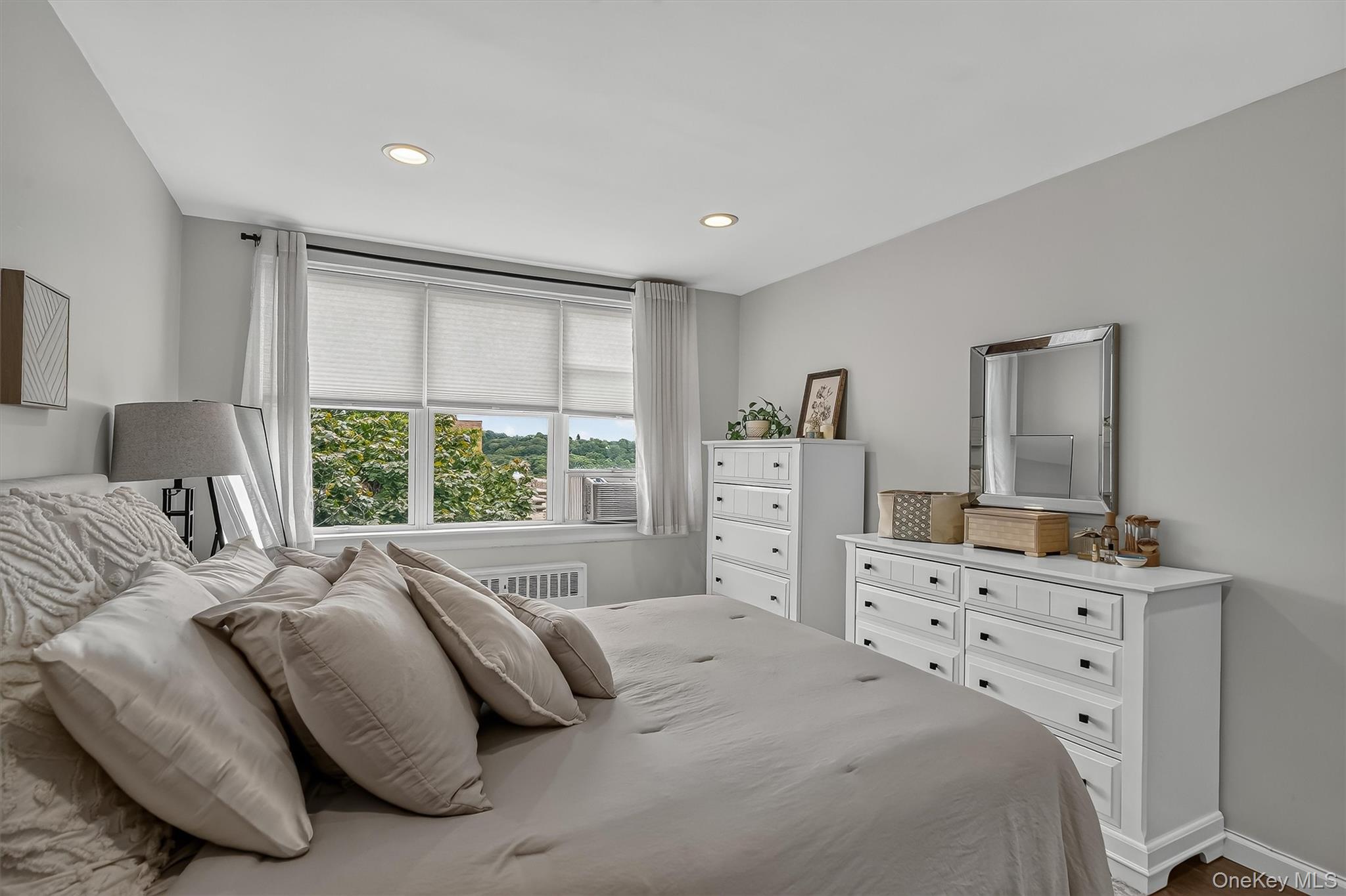 25 Franklin Avenue Unit: 6C