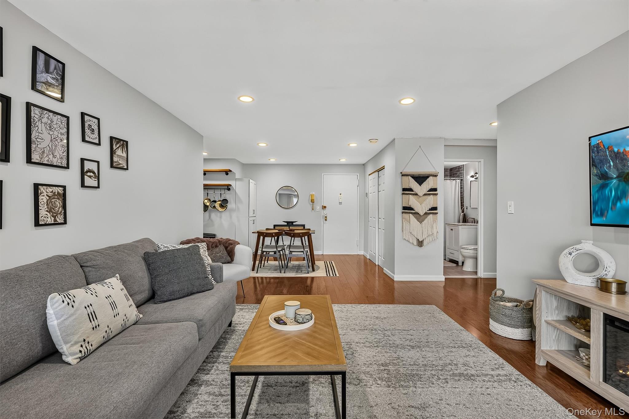 25 Franklin Avenue Unit: 6C