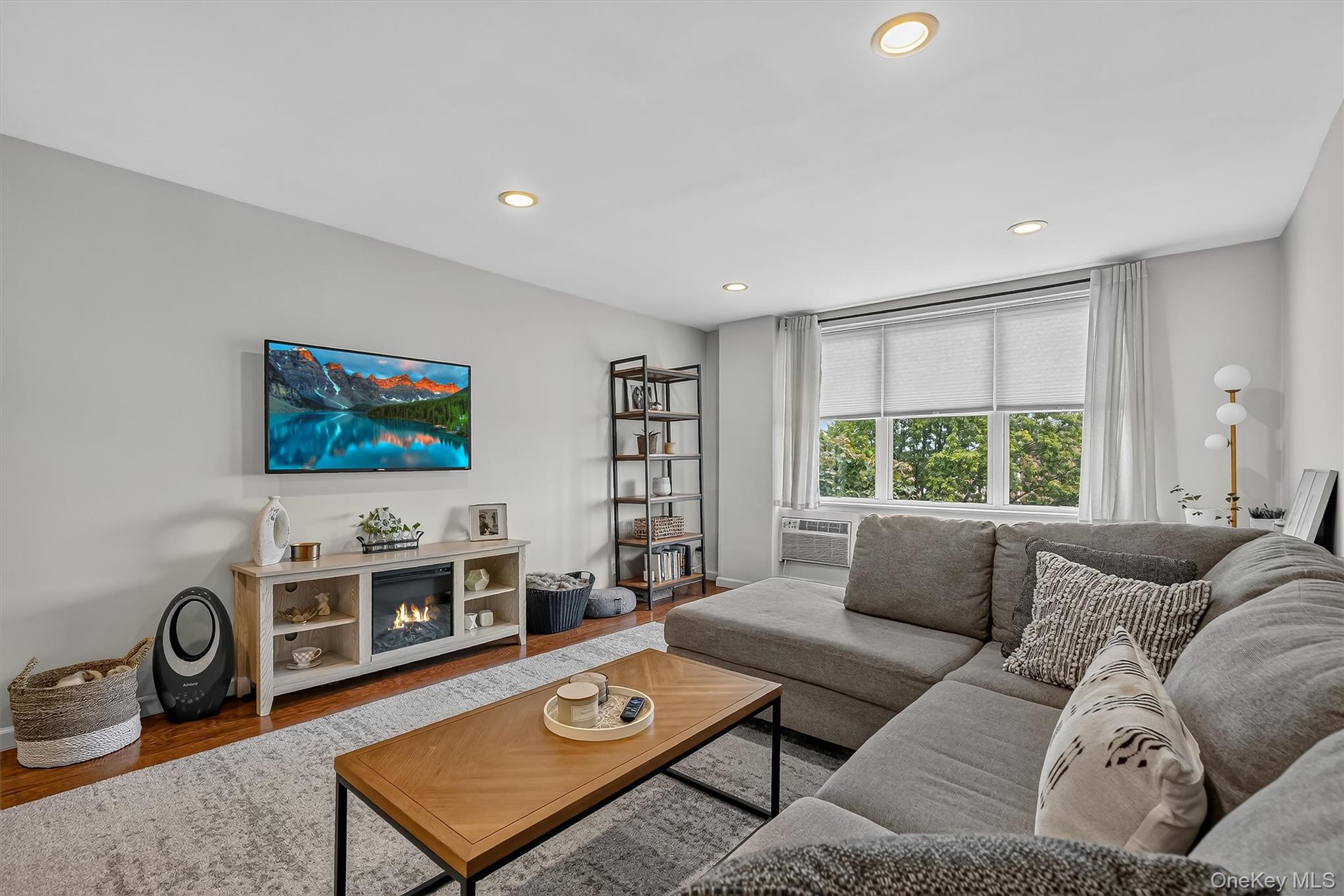 25 Franklin Avenue Unit: 6C