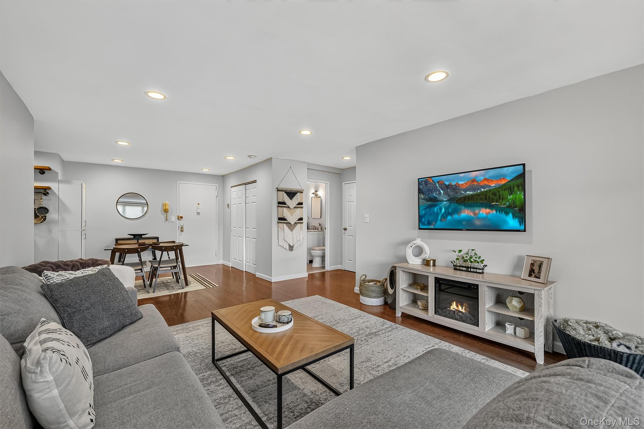 25 Franklin Avenue Unit: 6C