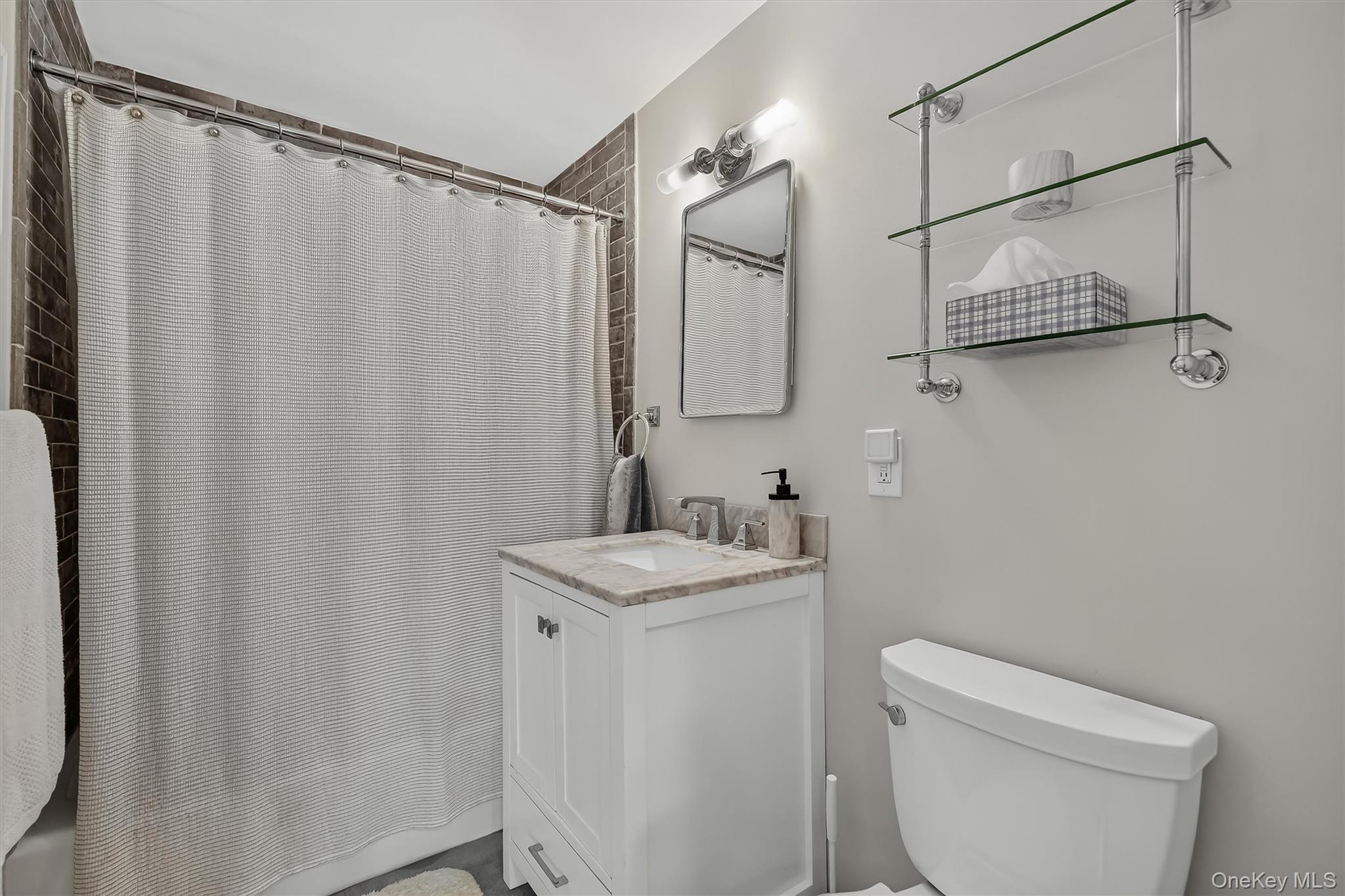 25 Franklin Avenue Unit: 6C
