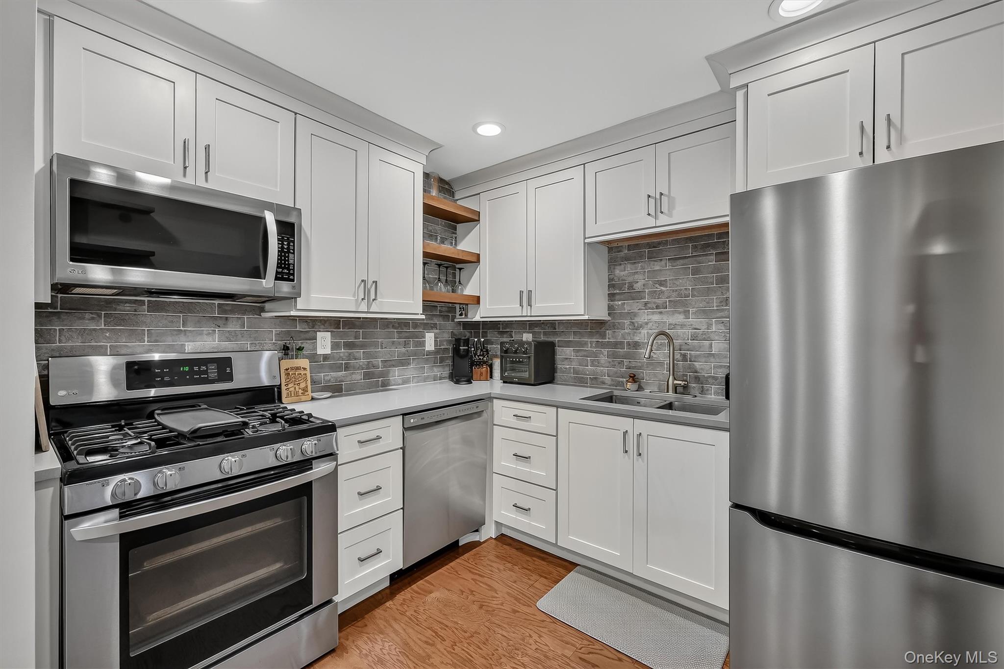 25 Franklin Avenue Unit: 6C